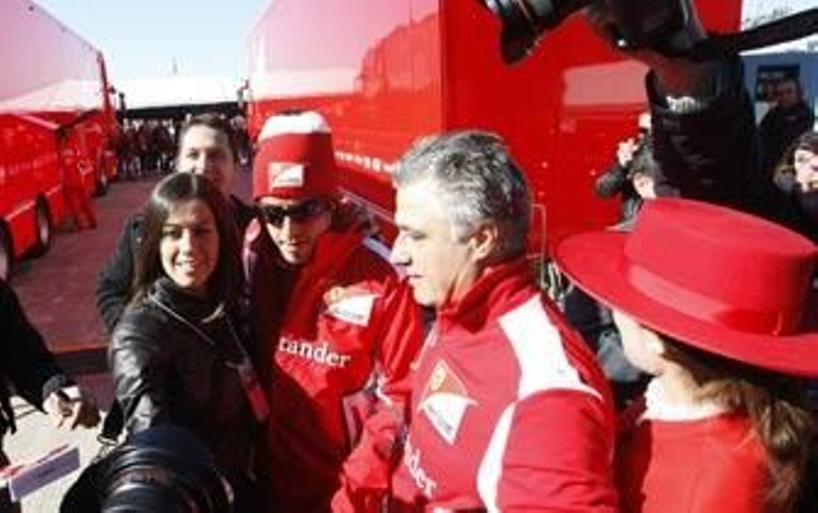 Calor en las gradas, color en el 'paddock'