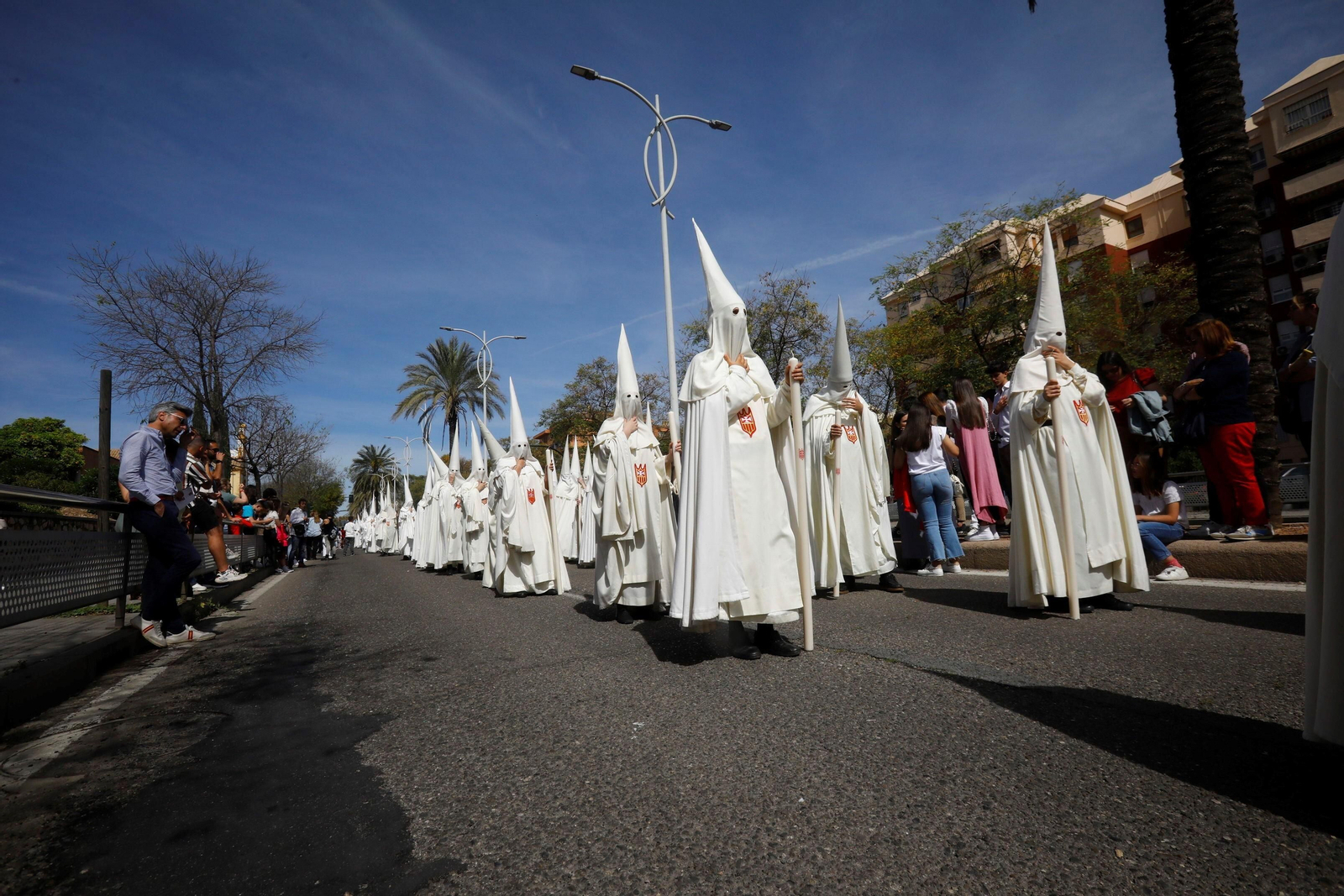 Lunes Santo en Córdoba: la procesión de la Merced, en imágenes