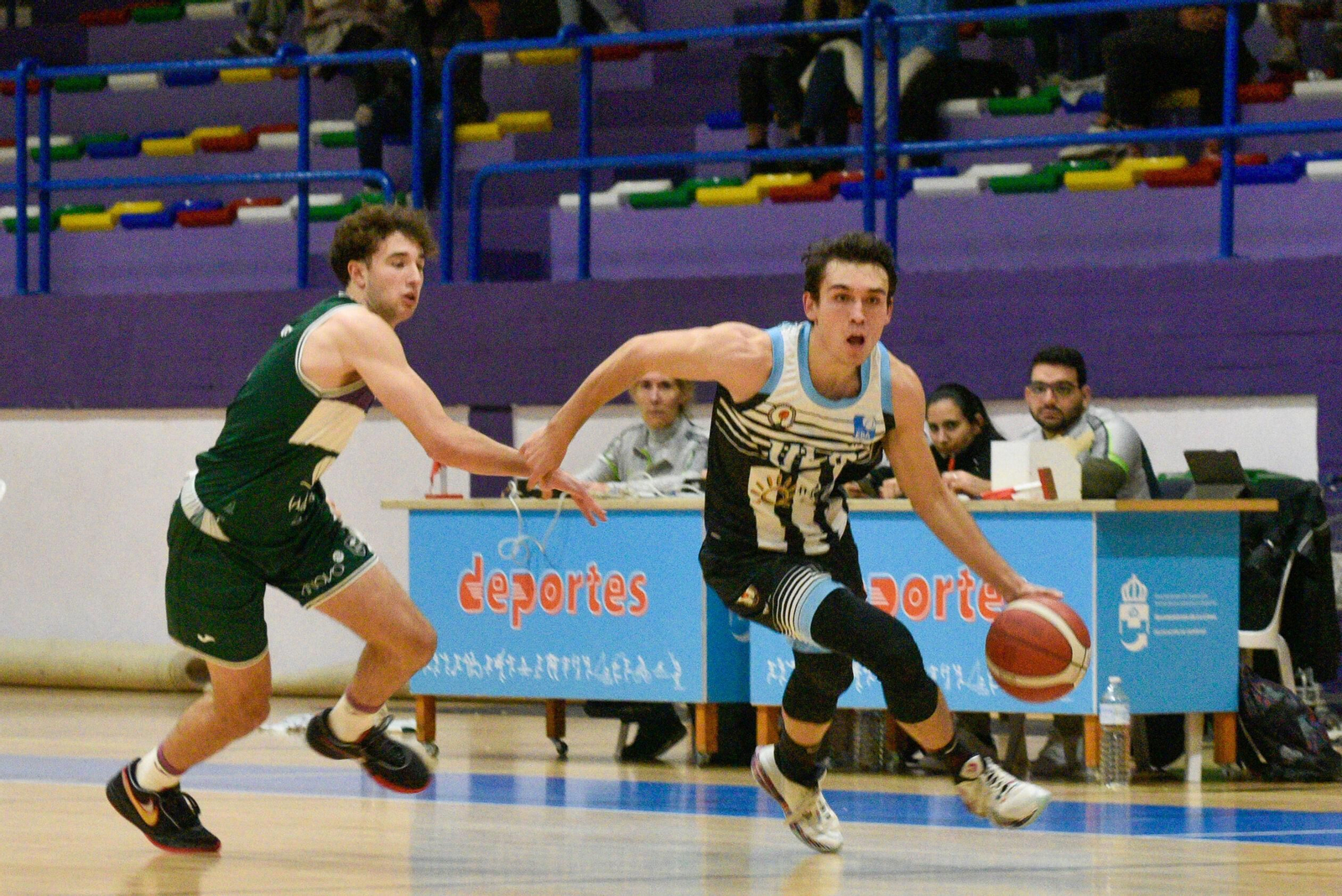 El Unicaja de EBA gana en la línea