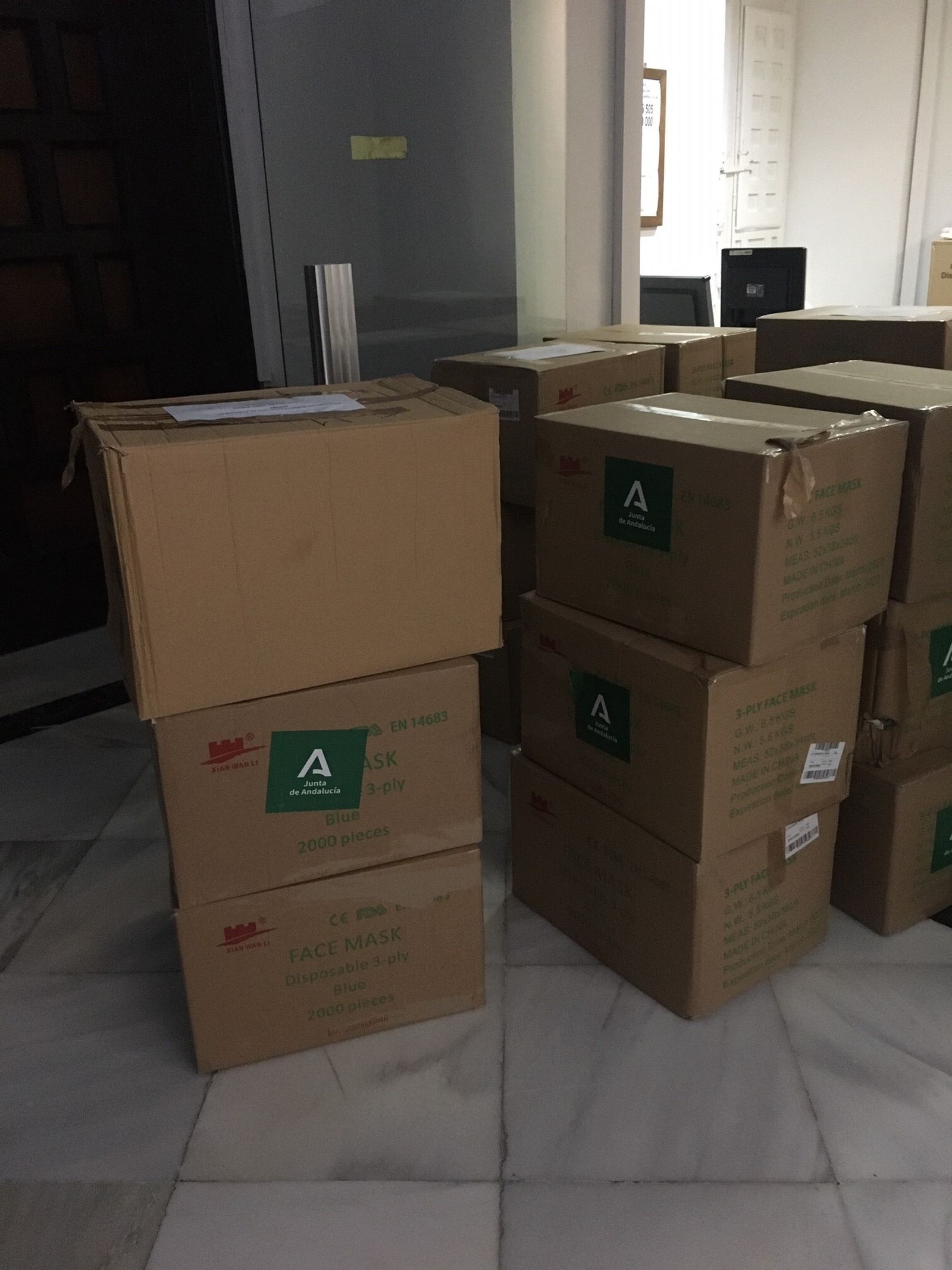 Cajas de material sanitario.