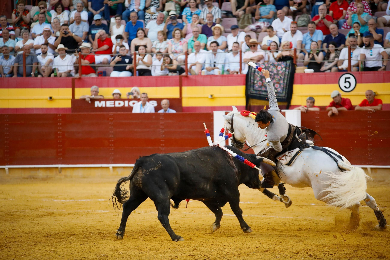 Imágenes de la corrida de toros en Roquetas de Mar