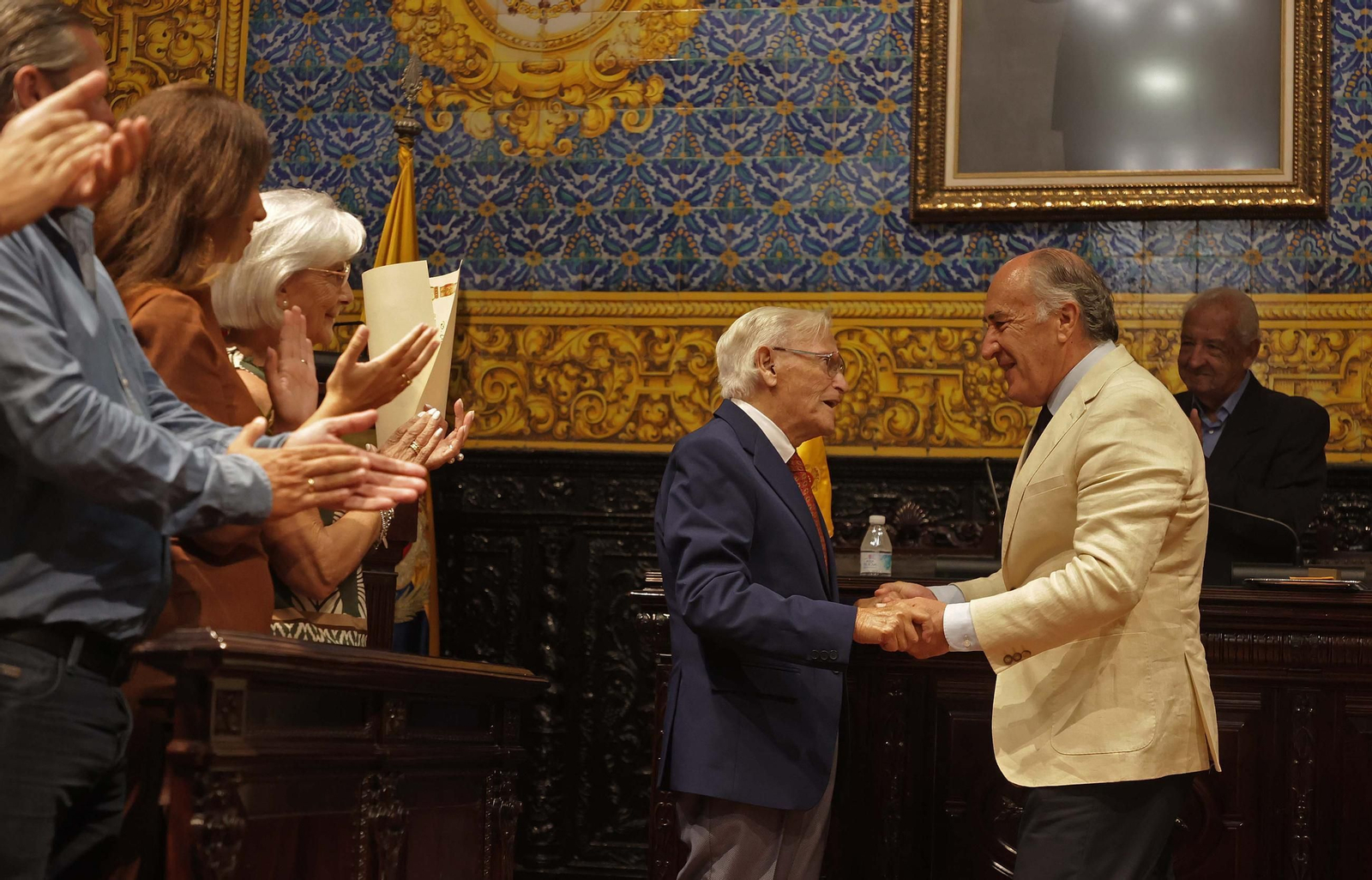 Fotos del acto de reconocimiento a Crescencio Torés en el Ayuntamiento de Algeciras