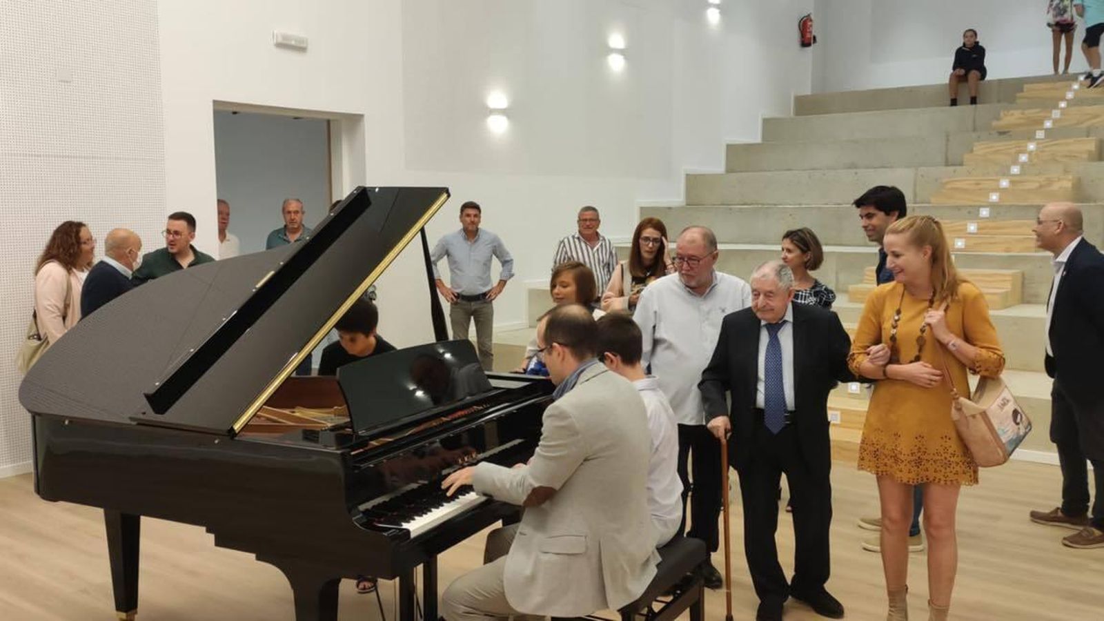 Música en directo para deleite de todos.