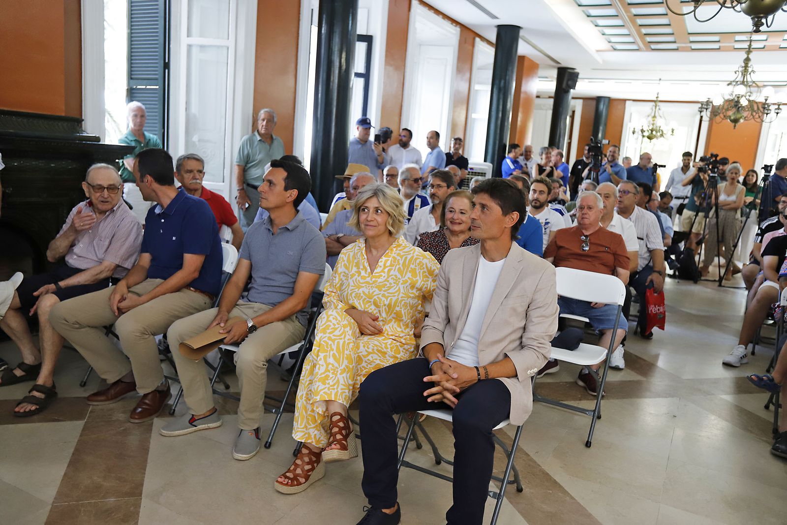 Imágenes de la presentación de la campaña de abonados del Recreativo de Huelva