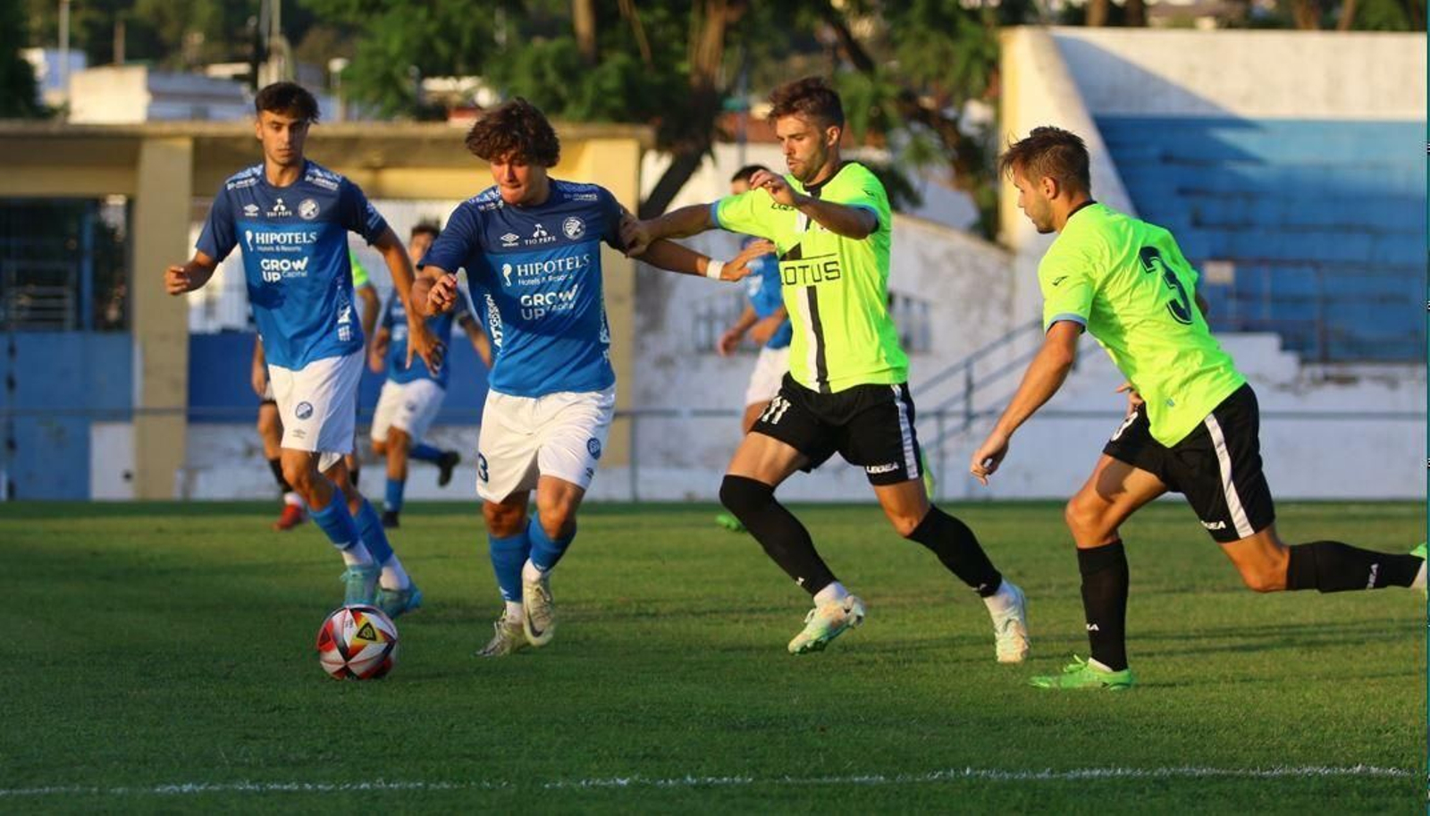 Un lance del Xerez DFC-Balona de este miércoles Un lance del Xerez DFC-Balona de este miércoles