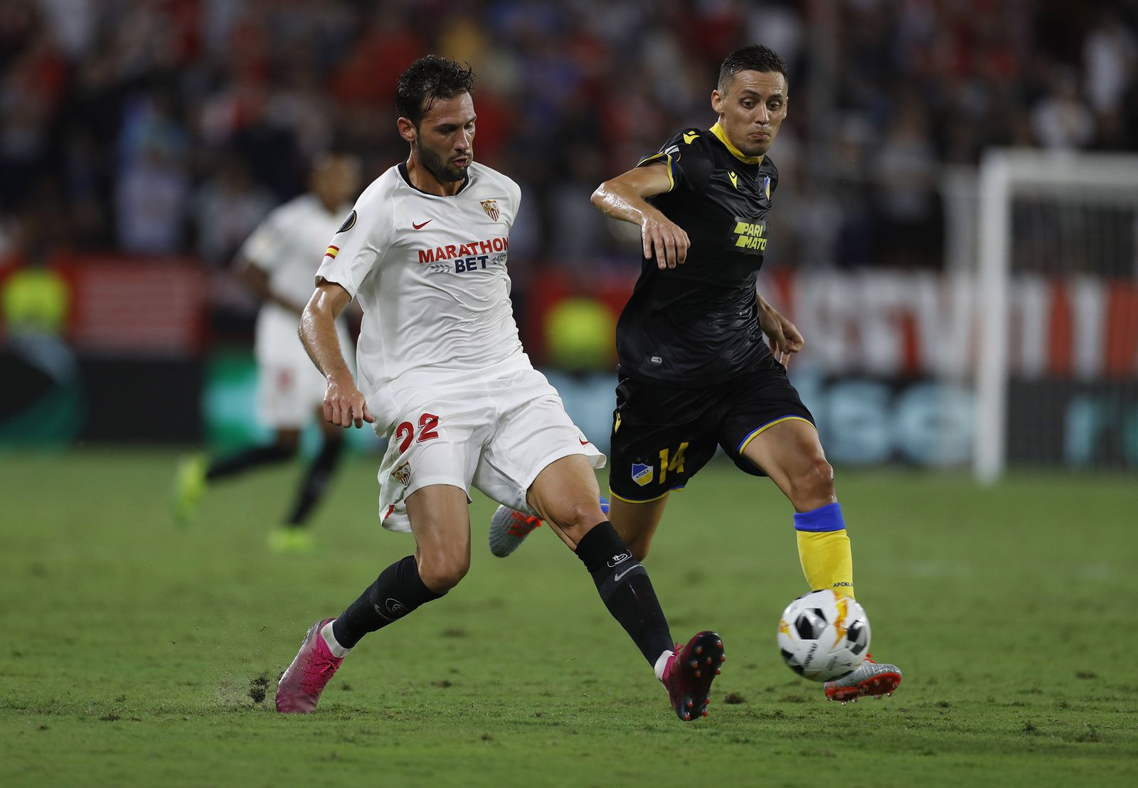 Las fotos del Sevilla-Apoel