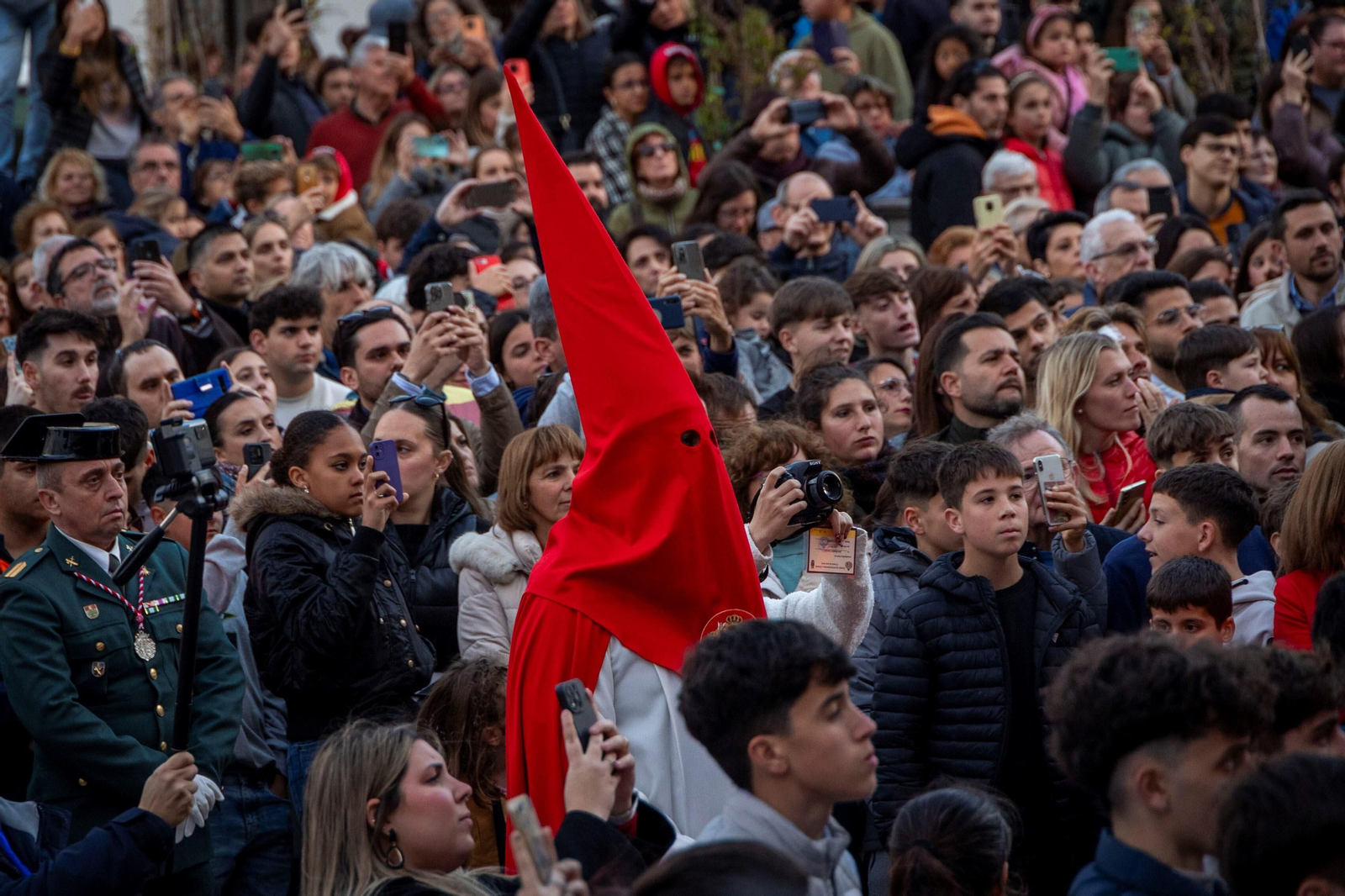 Las imágenes del Martes Santo 2024 en El Puerto: Misericordia