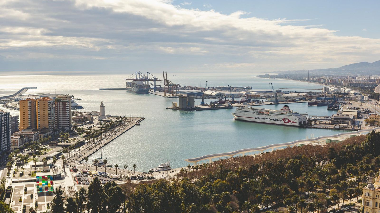 Panorámica del Puerto de Málaga.