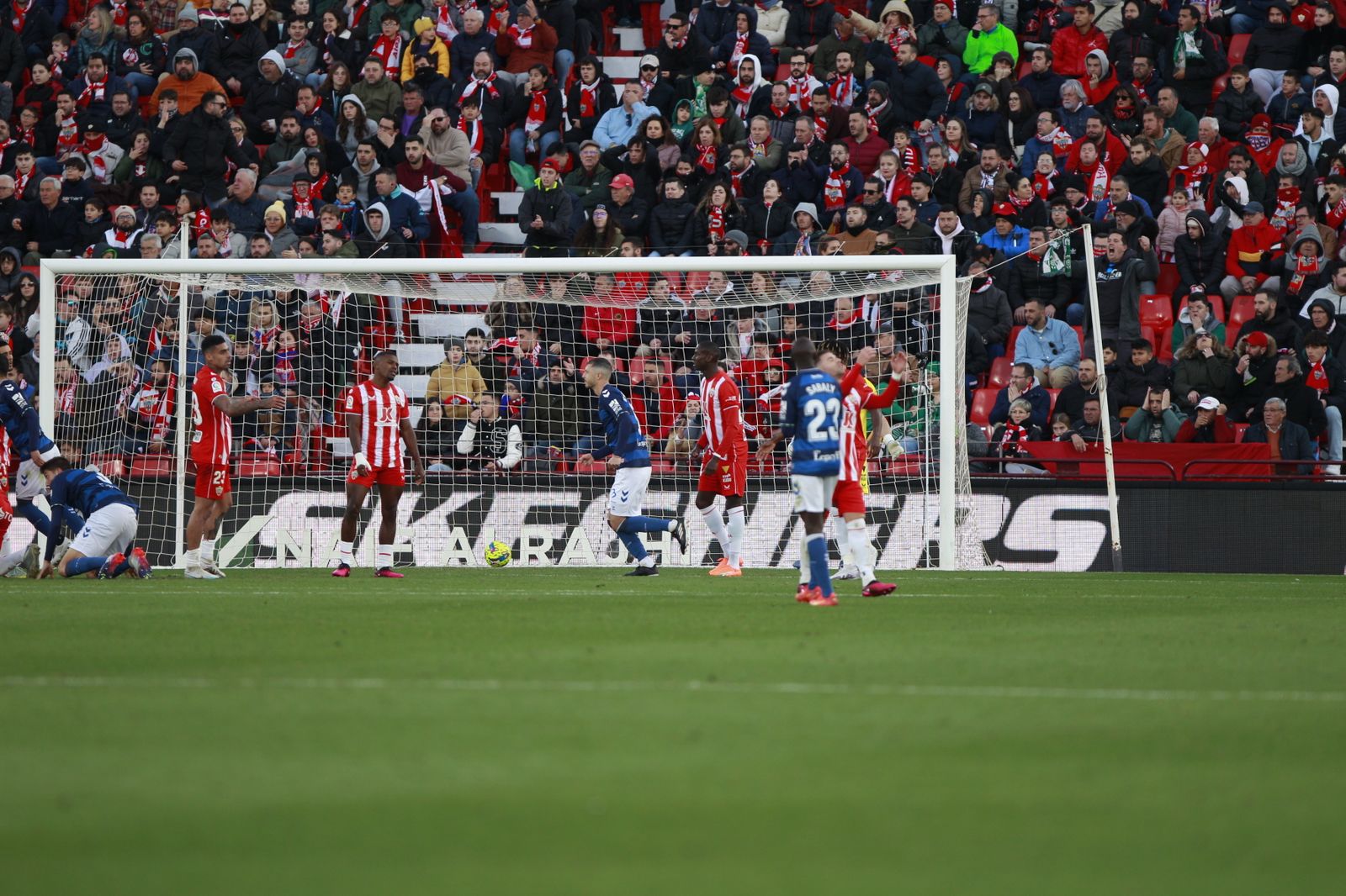 Imágenes del partido de fútbol U.D. Almería-Real Betis Balompié