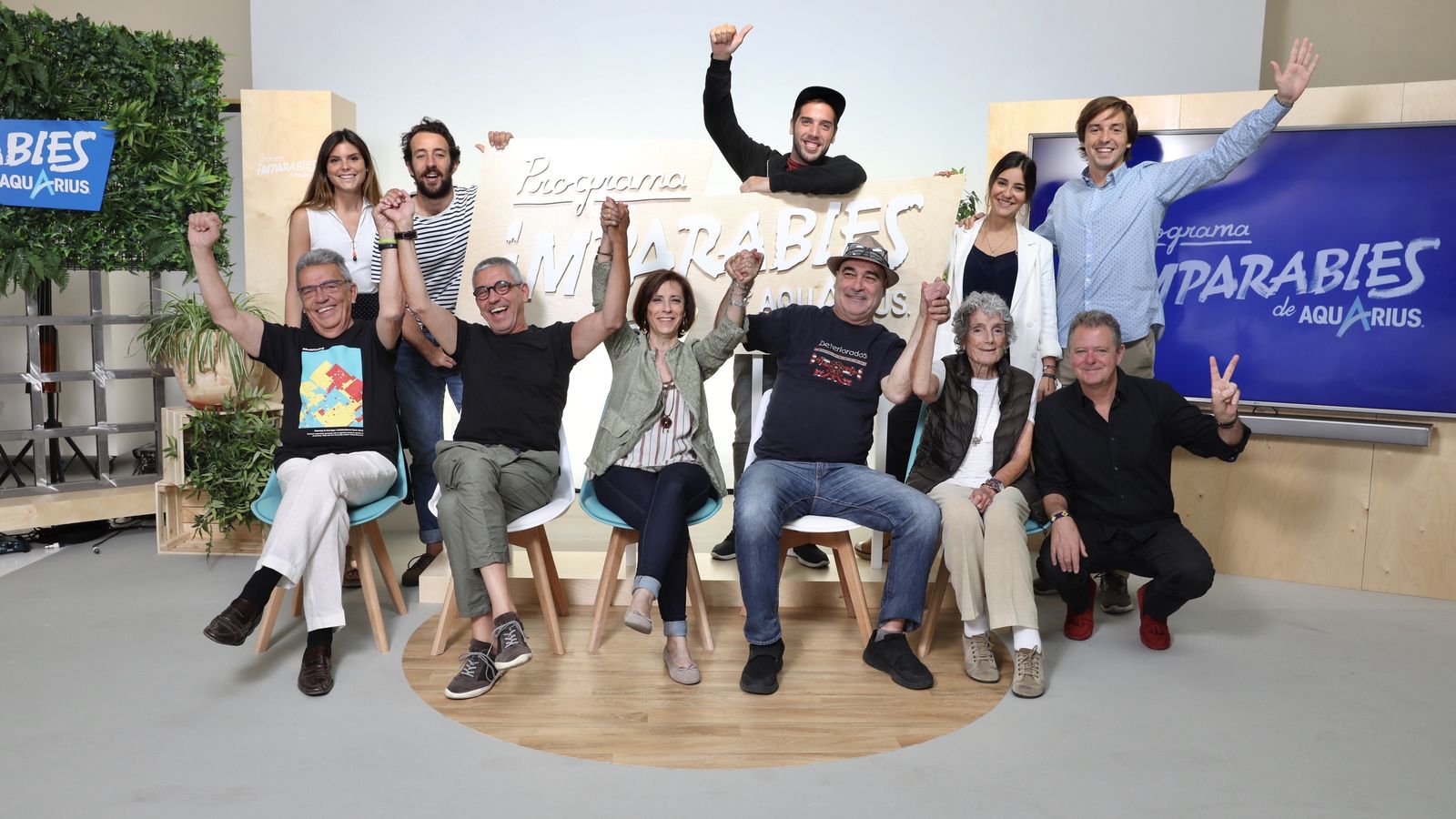 Los finalistas de la tercera edición de Imparables junto a sus asesores.