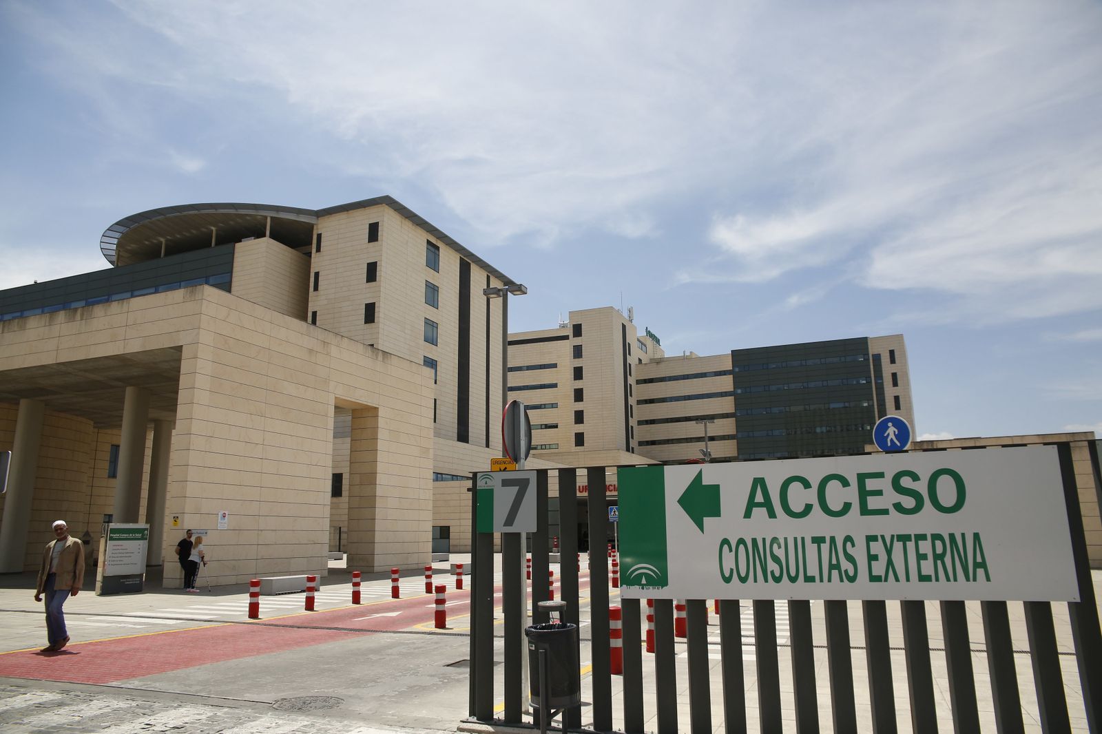 La mujer fue trasladada al hospital del PTS.