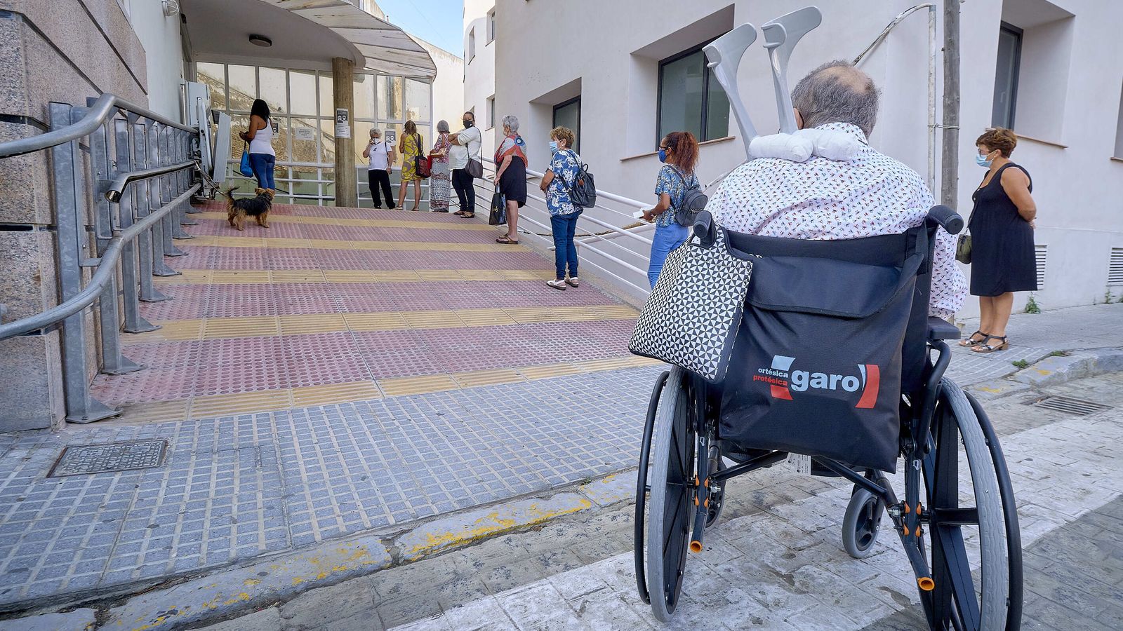 Entrada al Centro de Atención Primaria del Olivillo durante algunos de los meses más duros de la pandemia.