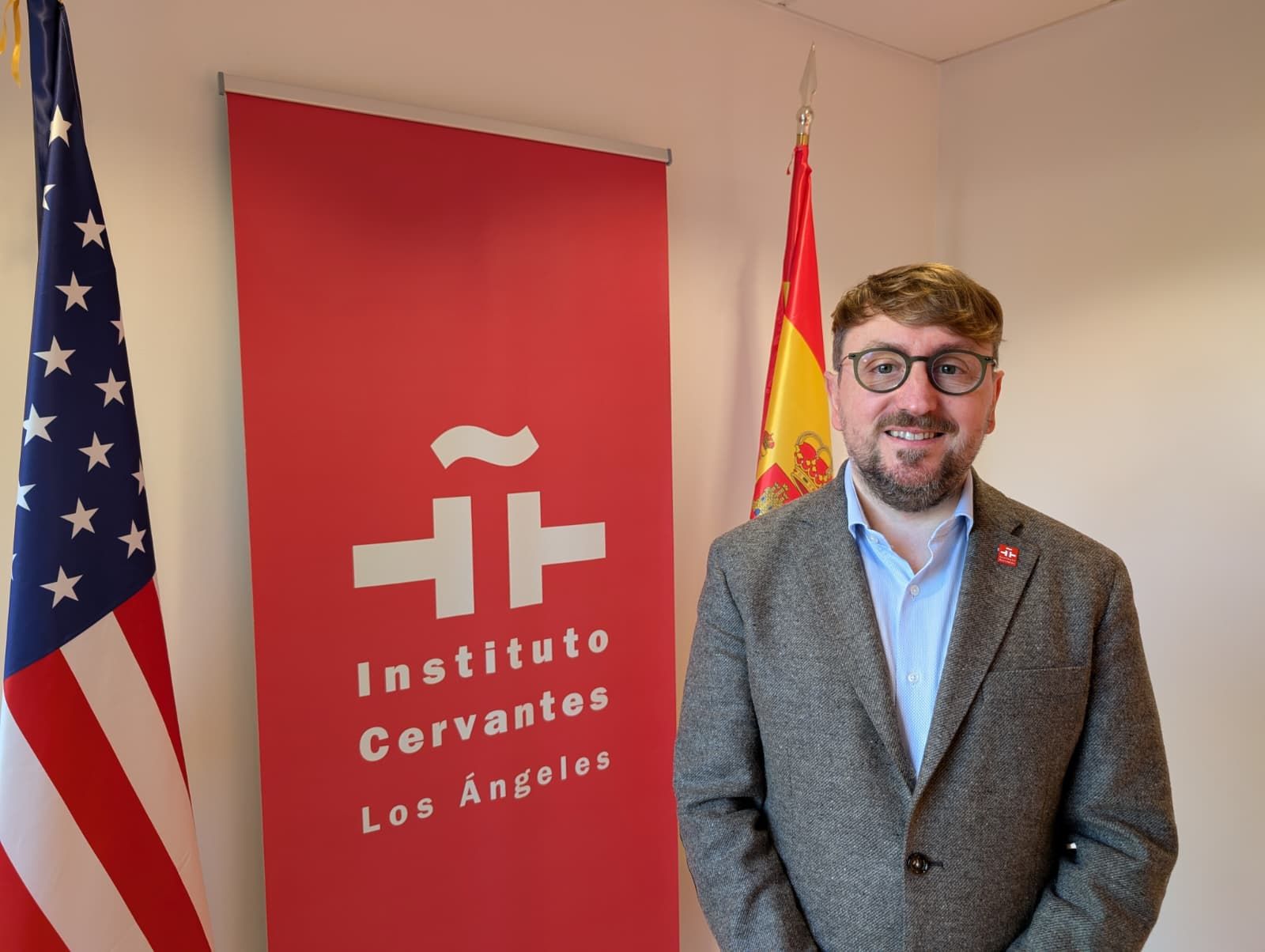 Javier Muñoz-Basols, fotografiado en la sede del Instituto Cervantes de Los Ángeles, que dirige.