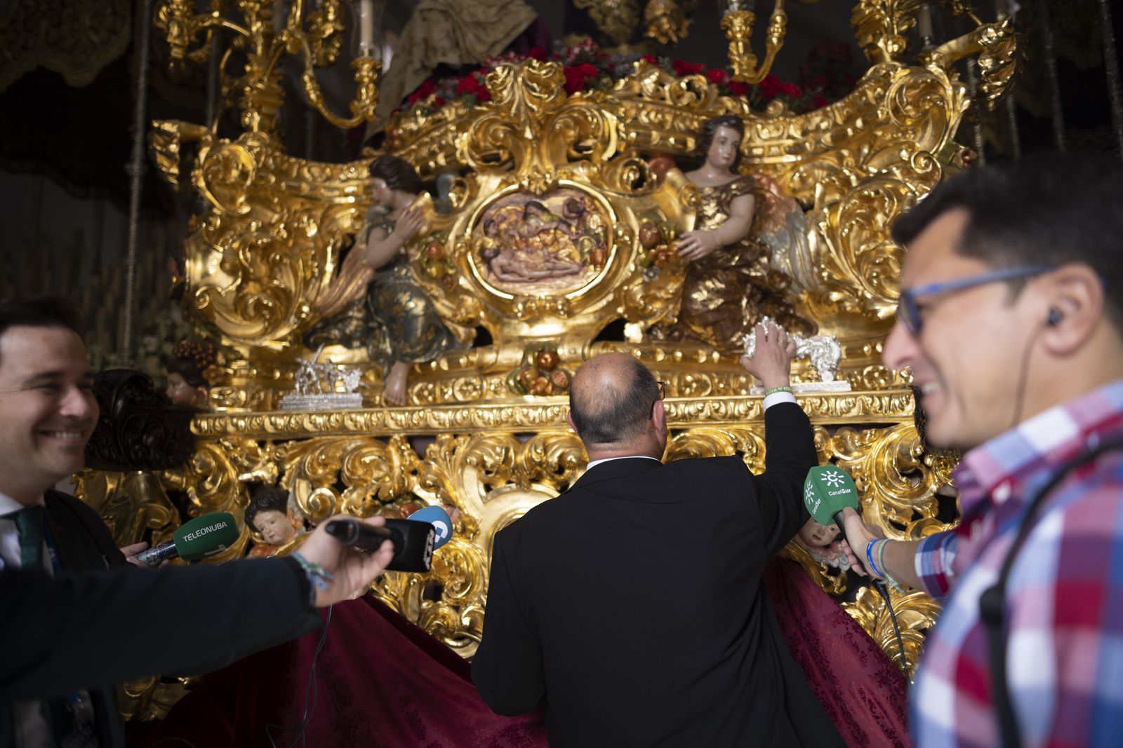 Lunes Santo: Tres Caídas en Huelva, en imágenes