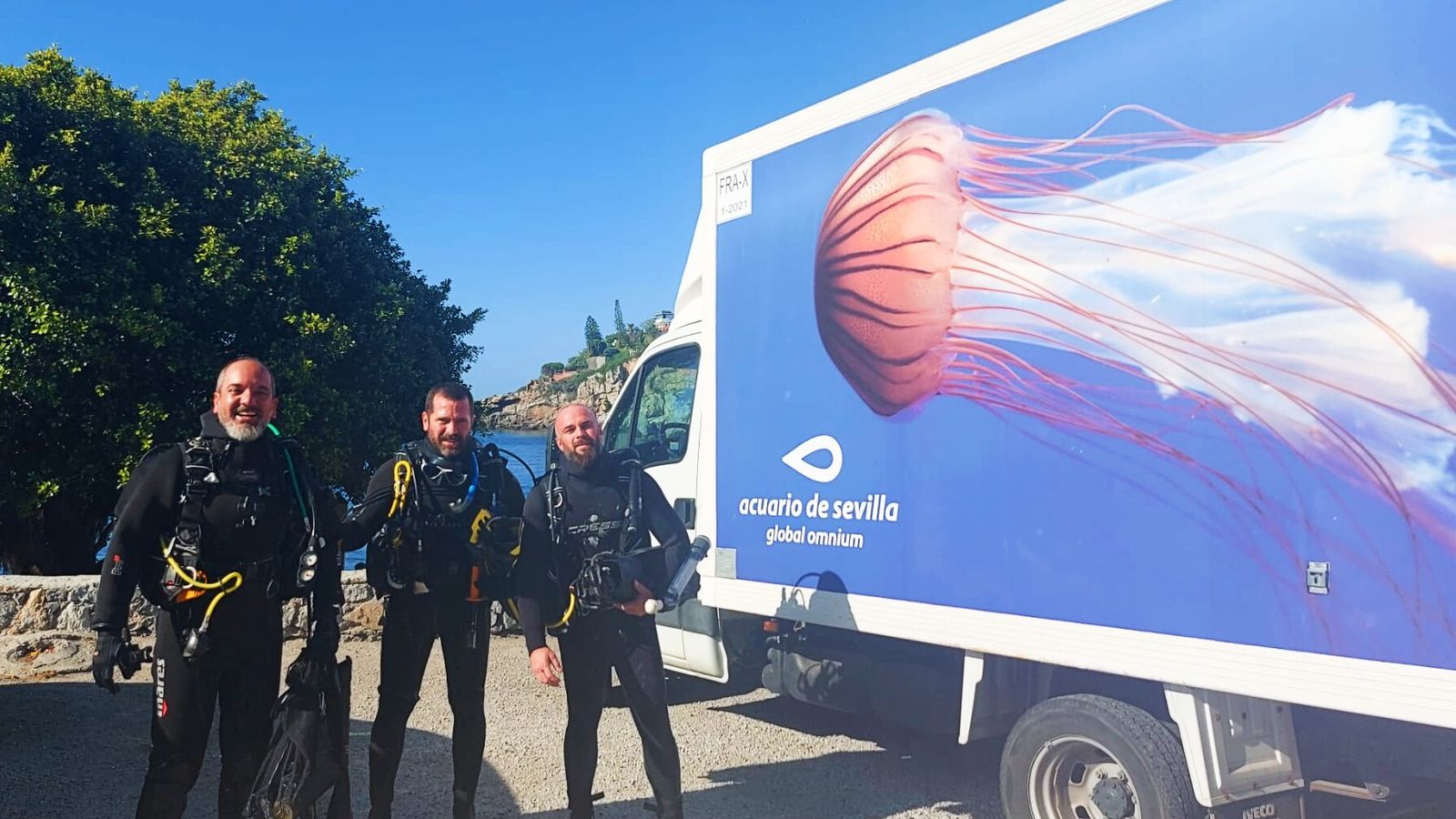 Técnicos y colaboradores de HyT y del Acuario de Sevilla.