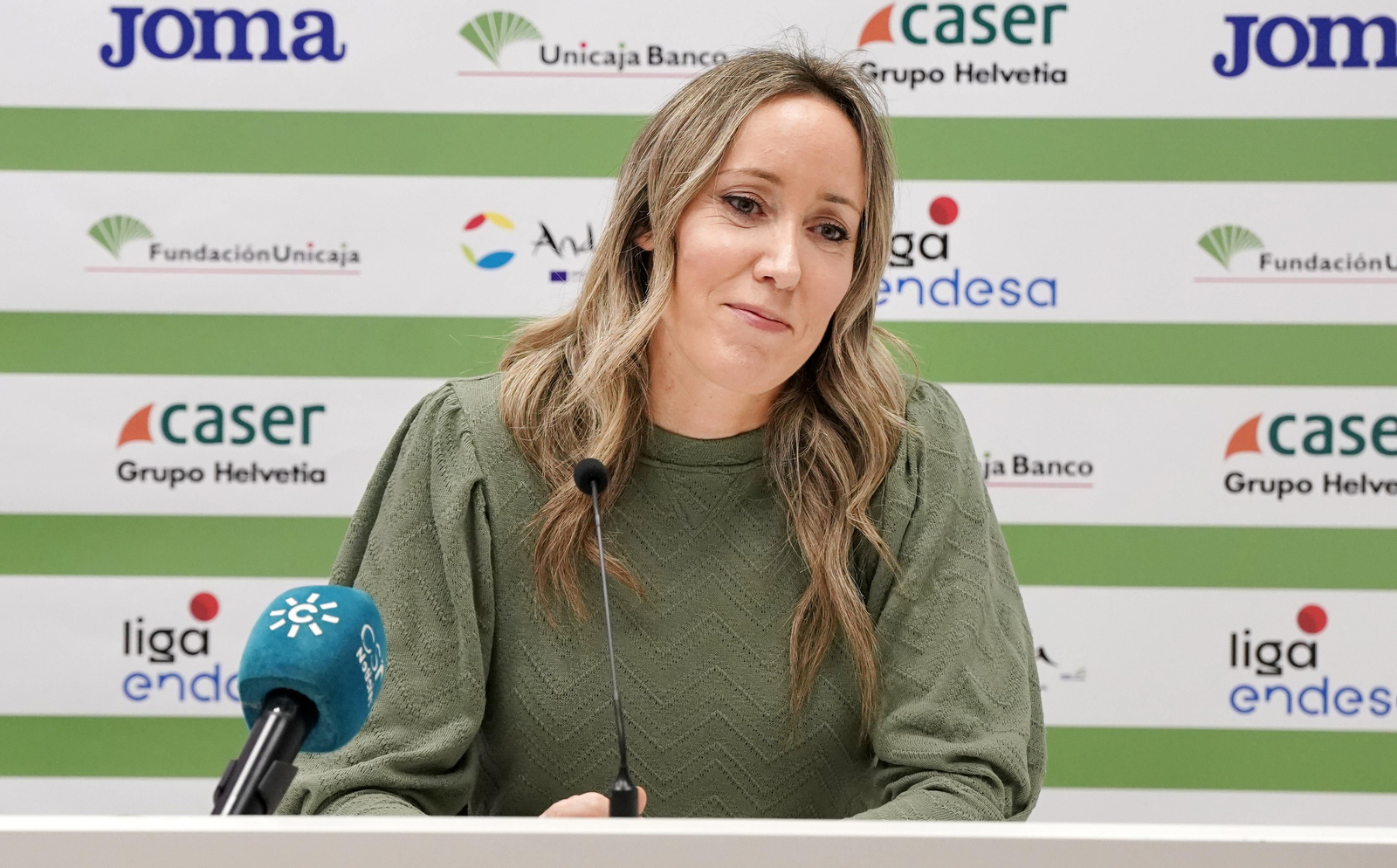 Marta Fernández, en su presentación con el Unicaja Marta Fernández, en su presentación con el Unicaja