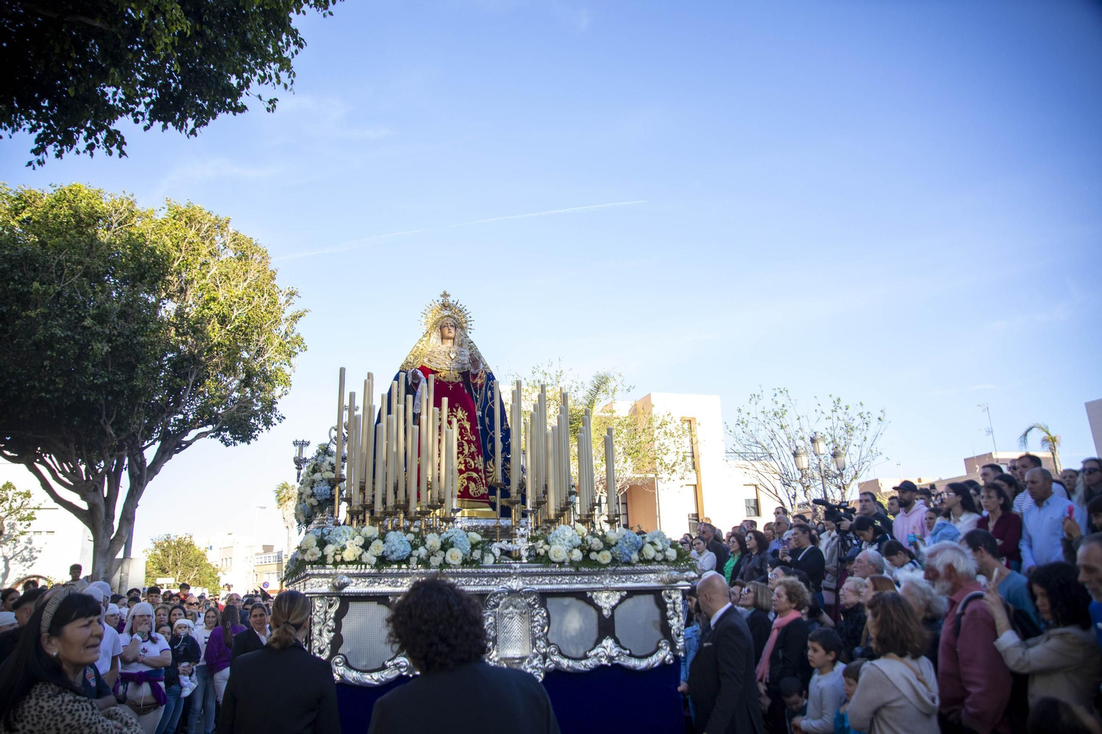 Encuentro en la Semana Santa de Almería 2025