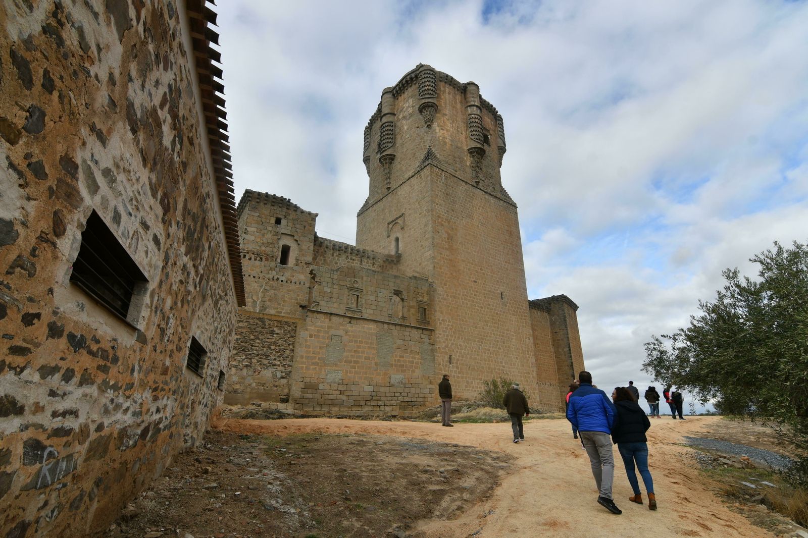 El Castillo de Belalcázar recibe sus primeras visitas tras su restauración