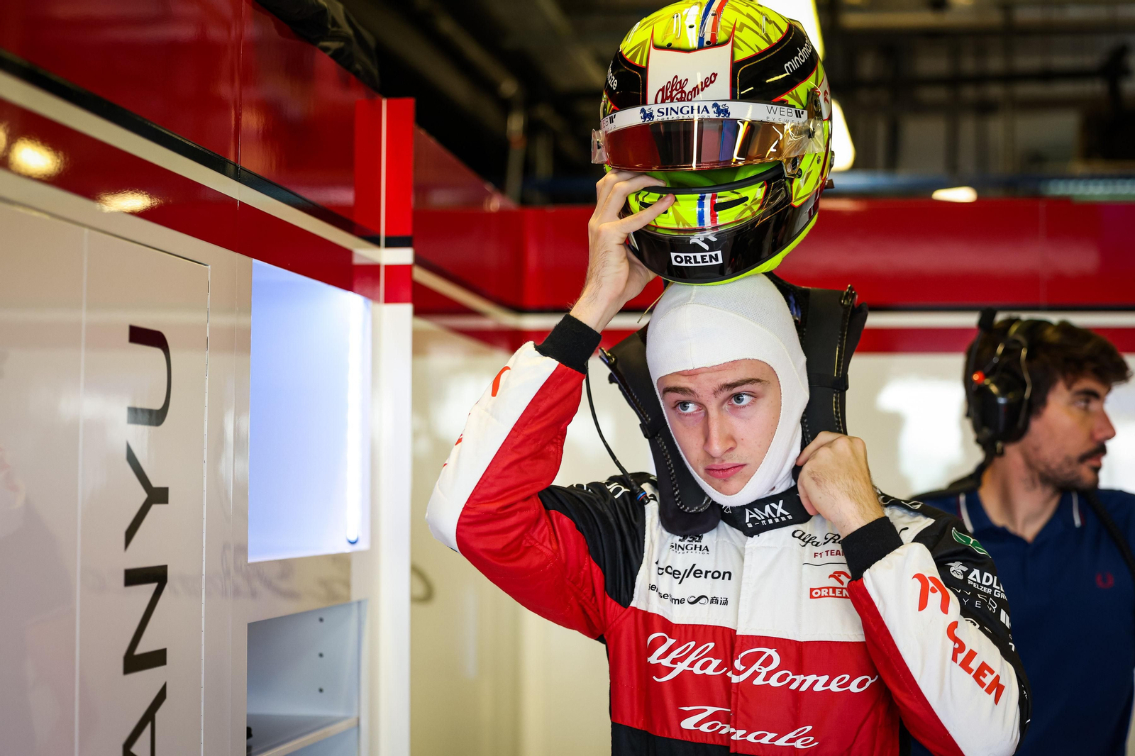 Las escuderías de  Fórmula uno se prueban tras el fin de temporada