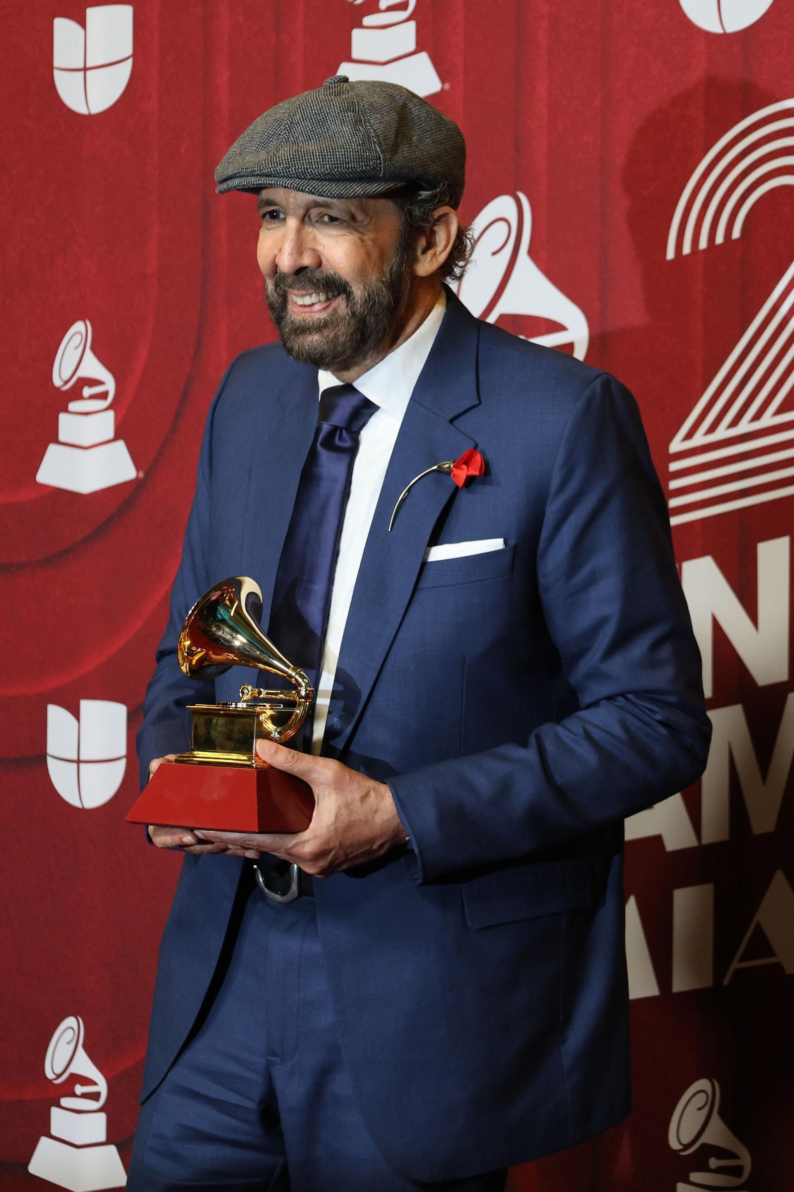 Todos los famosos, tendencias y curiosidades en la alfombra roja de la 25 edición de los Grammy Latinos