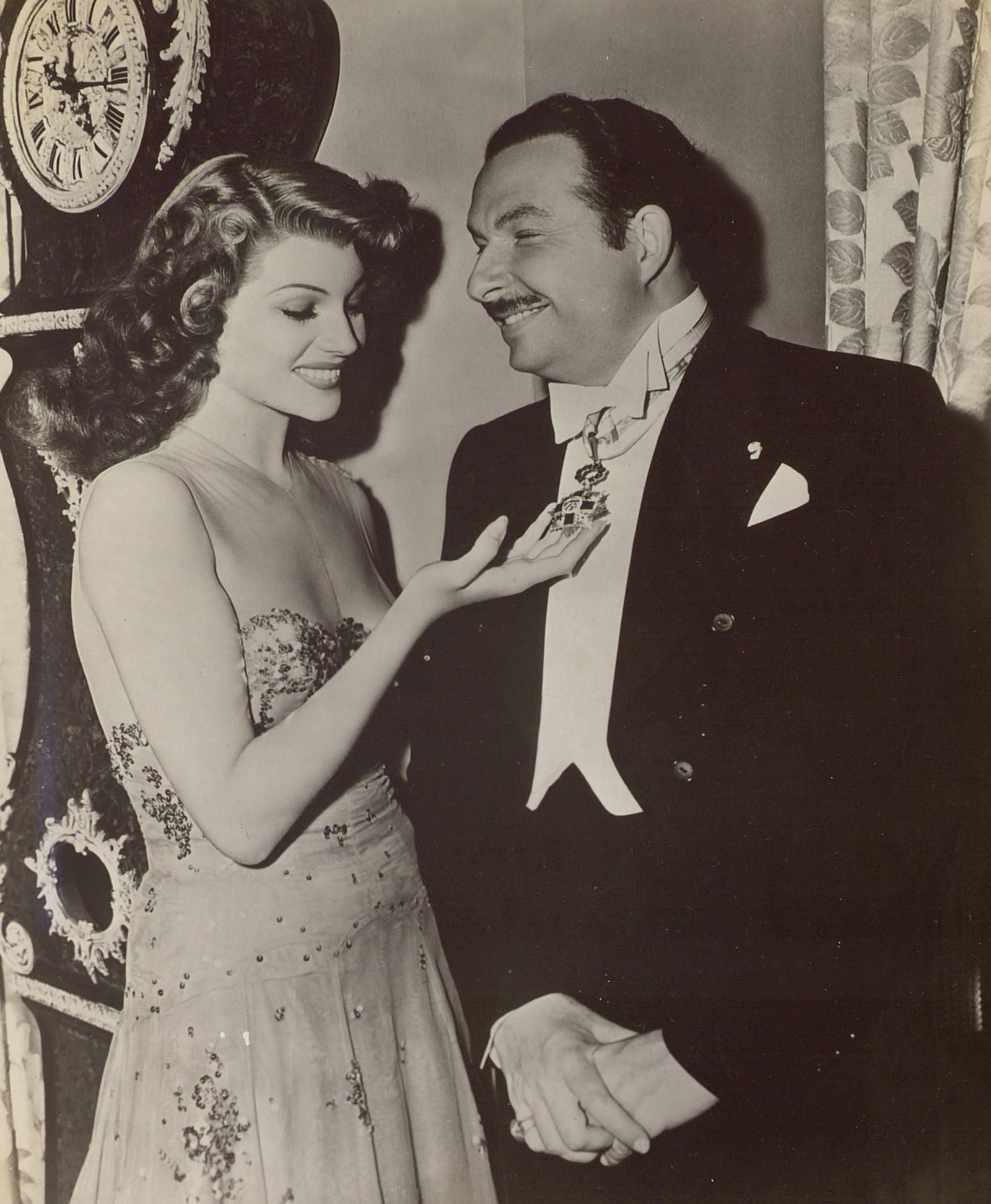 Rita Hayworth con Xavier Cugat, dos estrellas de origen español en Hollywood.