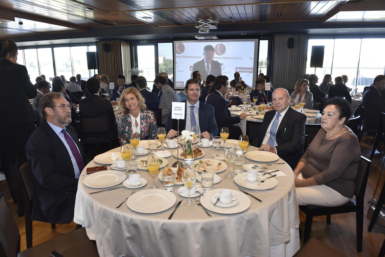 El Desayuno Informativo del Grupo Joly con Juan Espadas, en imágenes