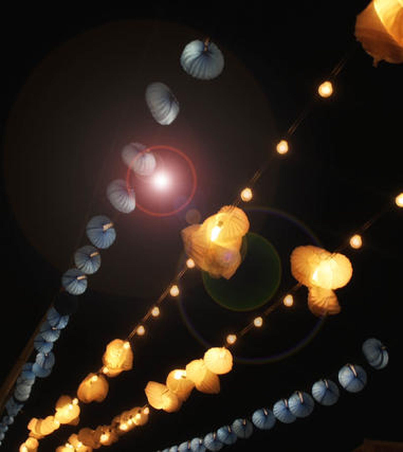 Gran ambiente en la feria de La Línea en la madrugada del lunes

Foto: Paco Guerrero