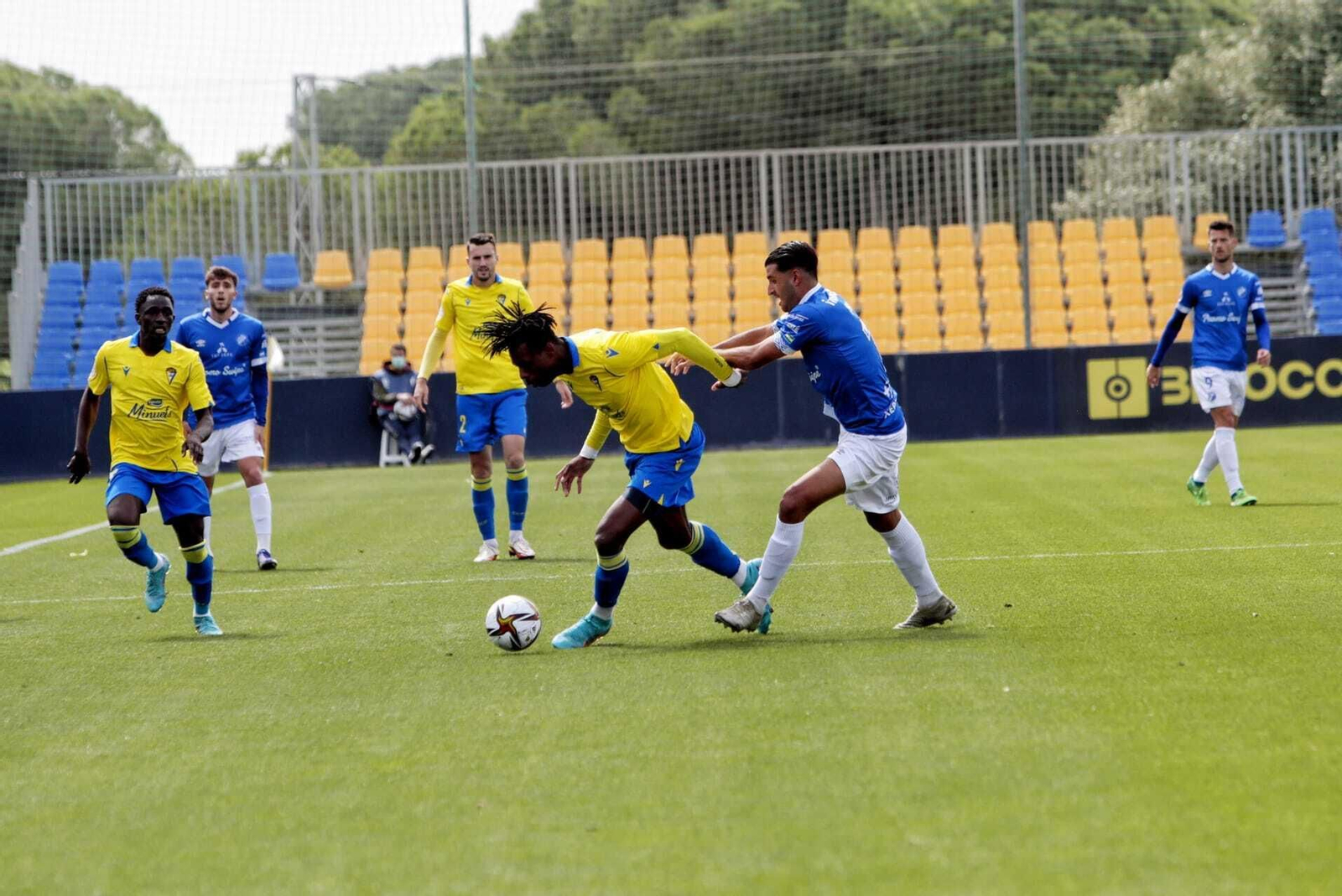 Tensión en el derbi entre Cádiz B y Xerez DFC