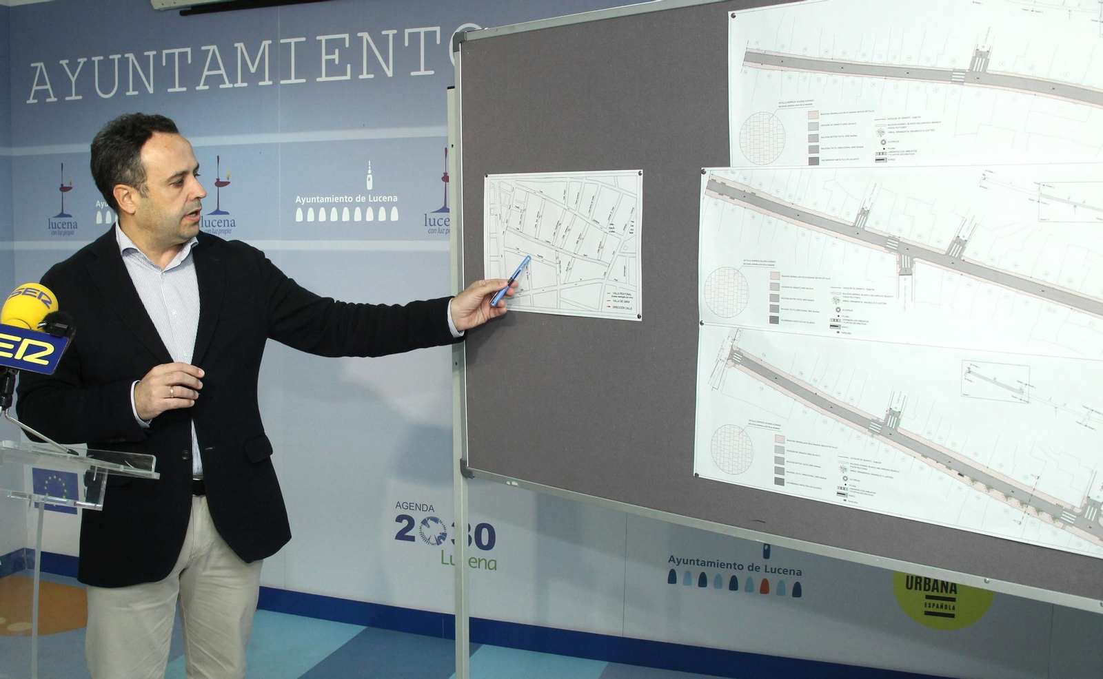 El concejal Javier Pineda presenta las obras de la calle Catalina Marín.