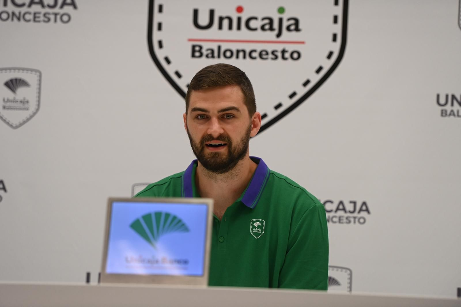 Las fotos de la presentación de David Kravish con el Unicaja