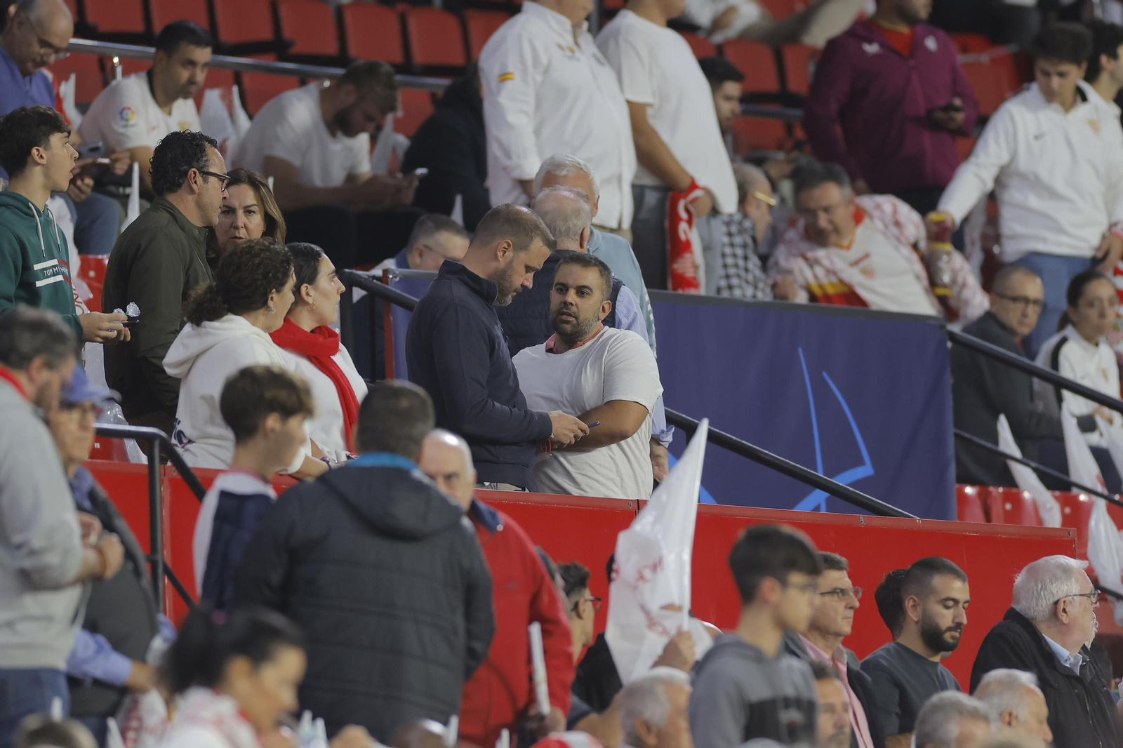 Búscate en las fotos del Sevilla-Arsenal