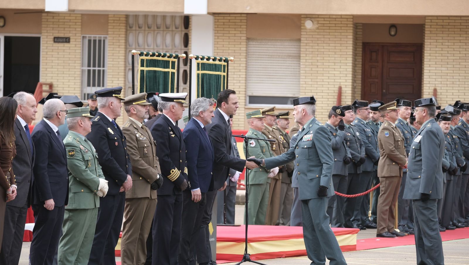 Las imágenes de la toma de posesión del nuevo coronel jefe de la Guardia Civil de Almería