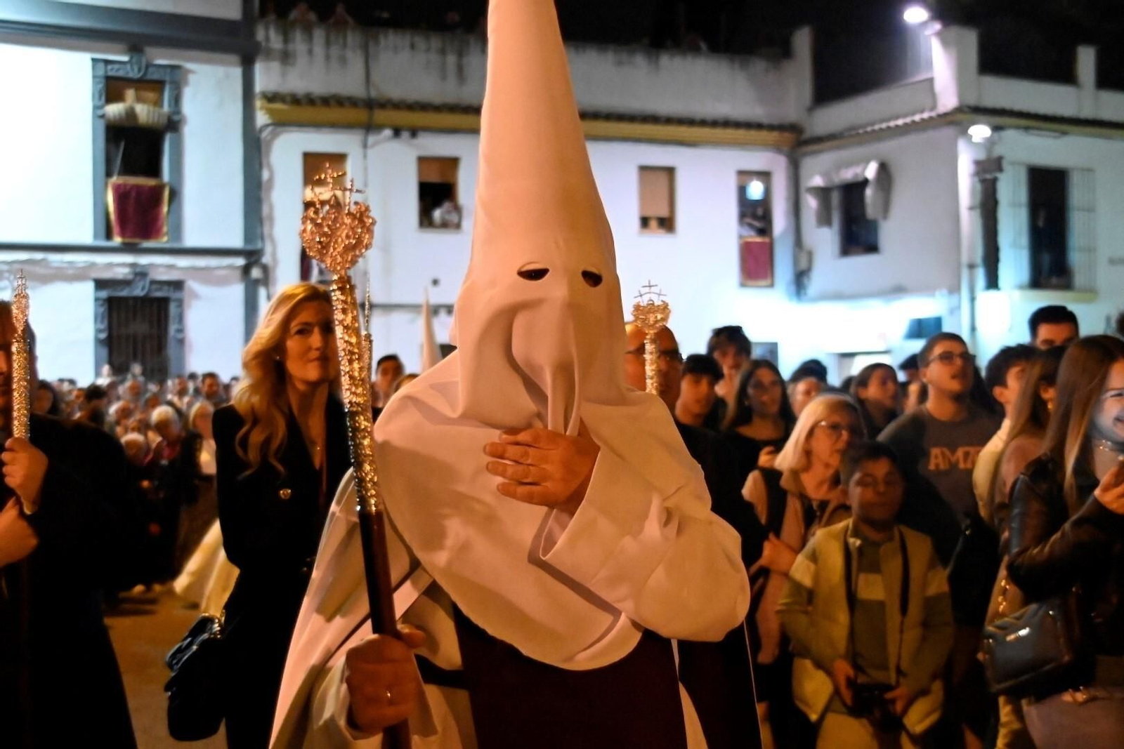 El Señor de la Salud da luz al Jueves de Pasión en Córdoba, en imágenes