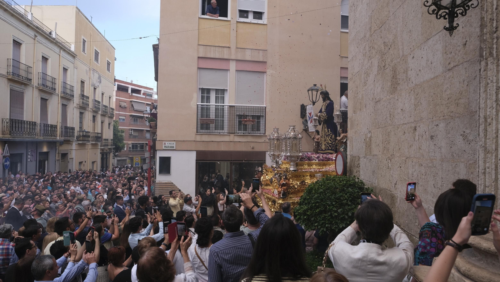 Imágenes de la salida extraordinaria de Jesús Cautivo de Medinaceli, por su 75 aniversario, Almería