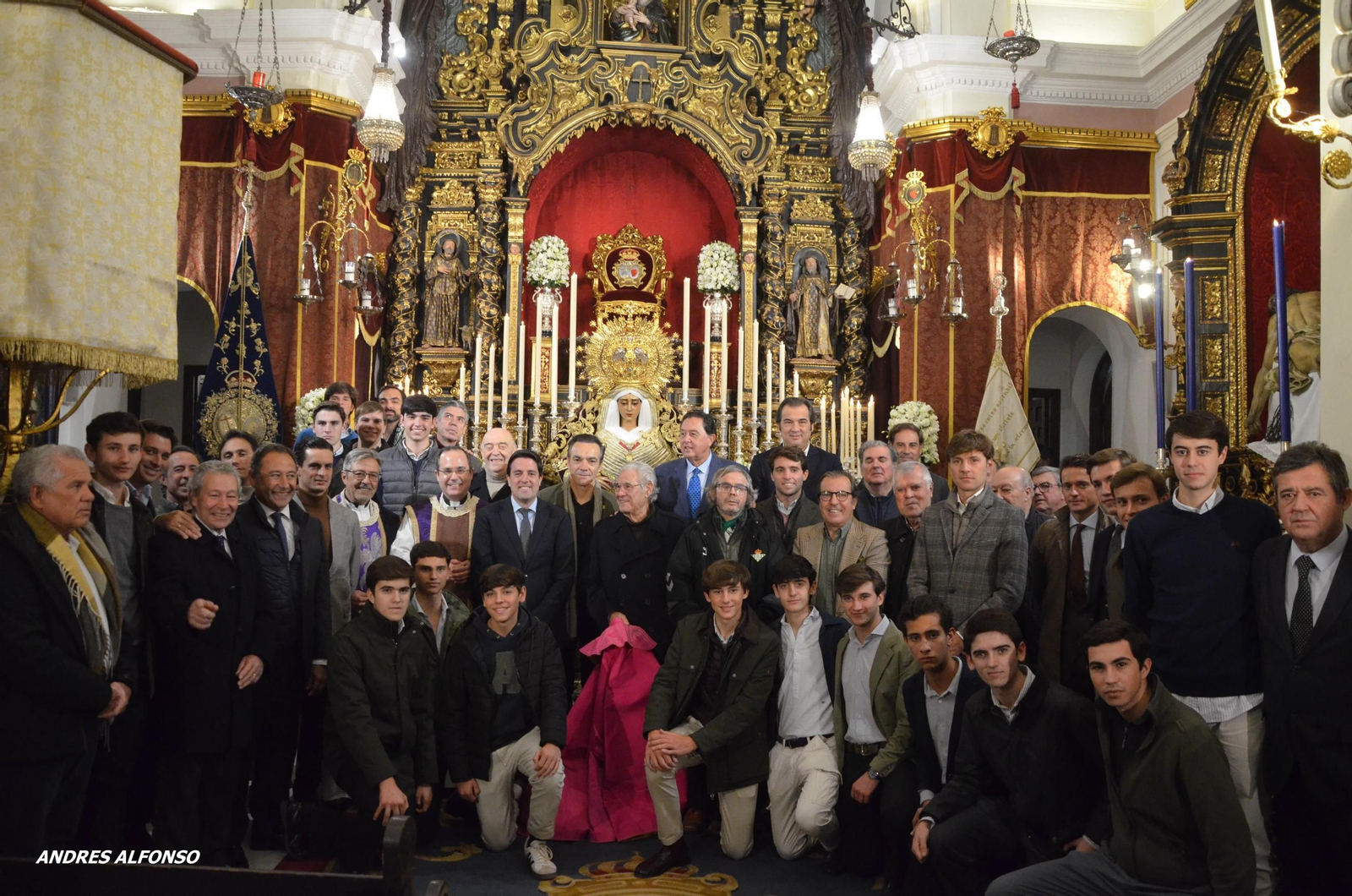 La representación de toreros es cada año más numerosa en una eucaristía en la que la Hermandad del Baratillo congrega al mundo taurino.