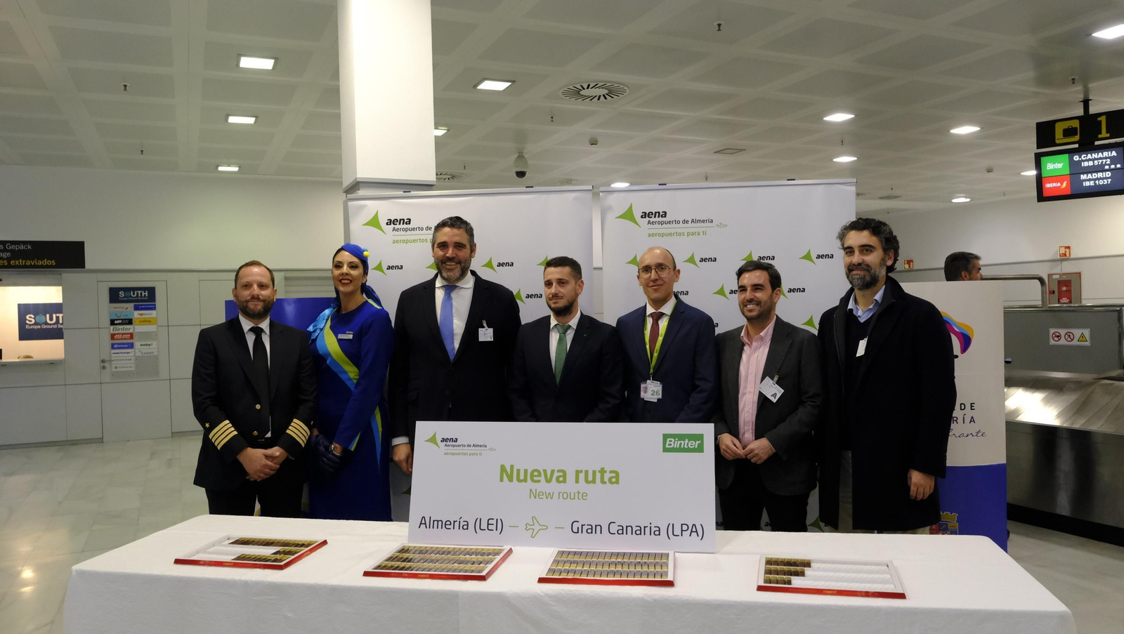 La compañía canaria Binter llega a Almería para quedarse, en imágenes