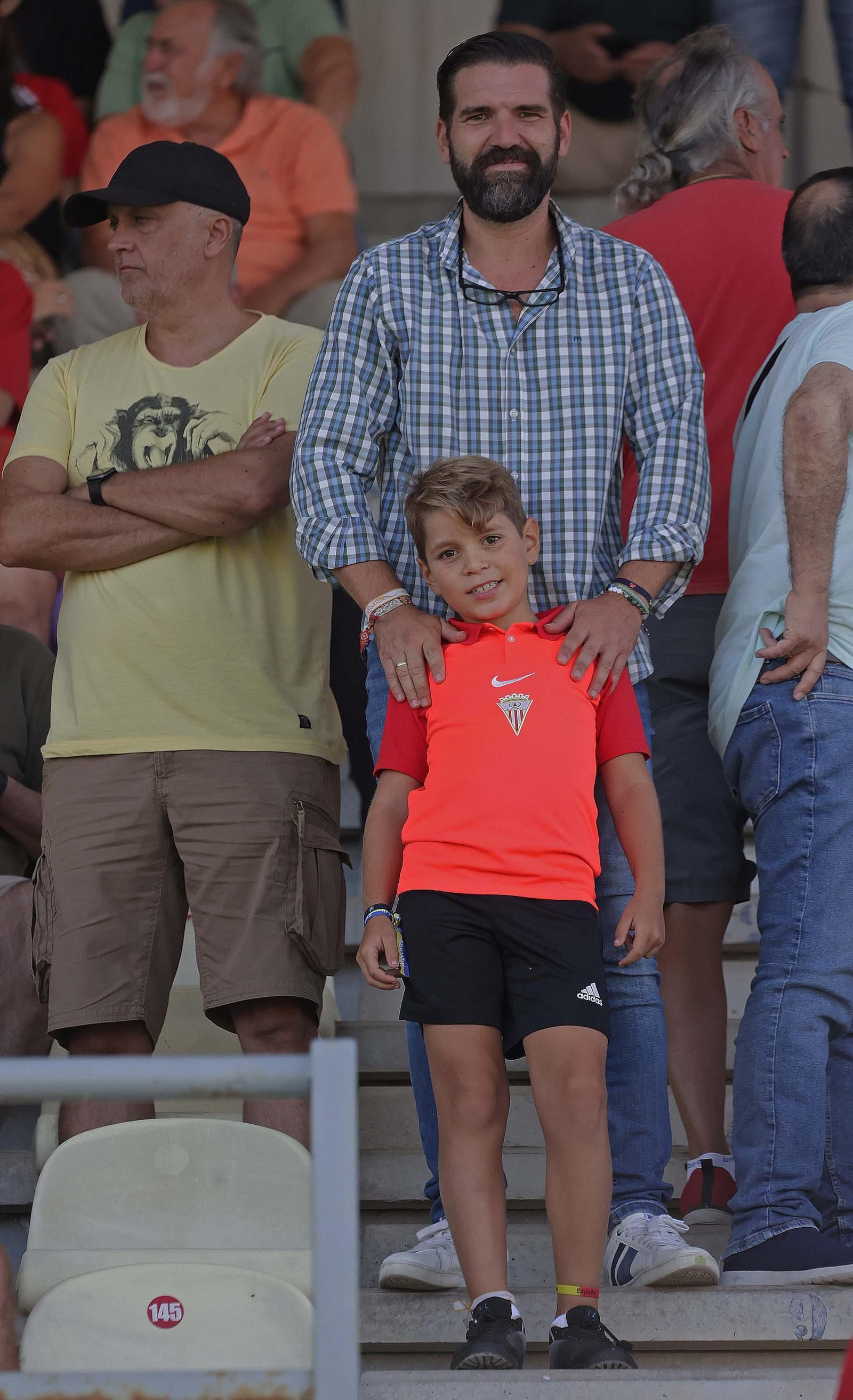 Búscate en el Nuevo Mirador durante el Algeciras CF - Marbella FC
