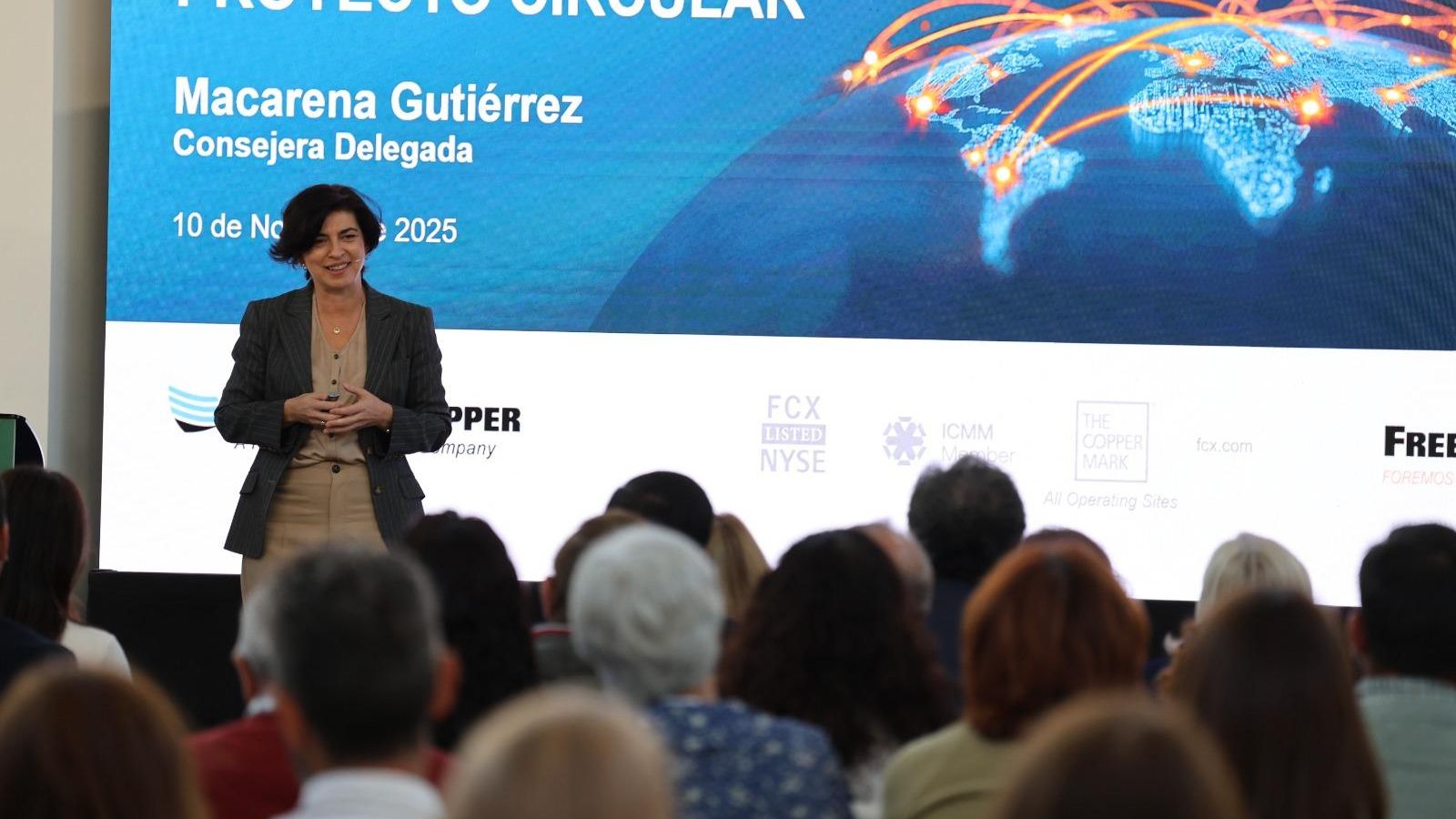 La consejera delegada de Atlantic Copper, Macarea Gutiérrez, presentando el proyecto CirCular.