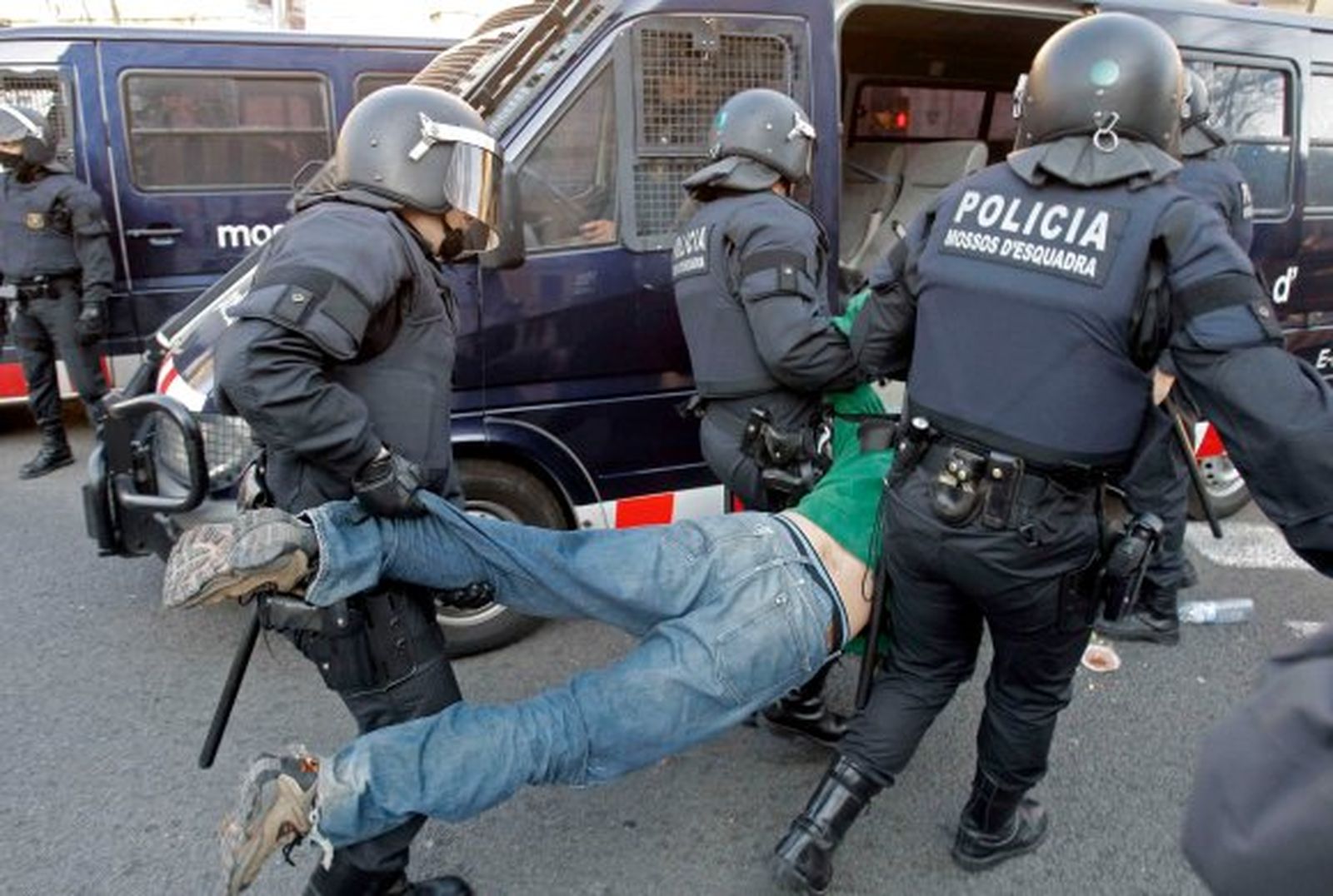 Montilla respalda la actuación de los agentes en las protestas 'antibolonia'