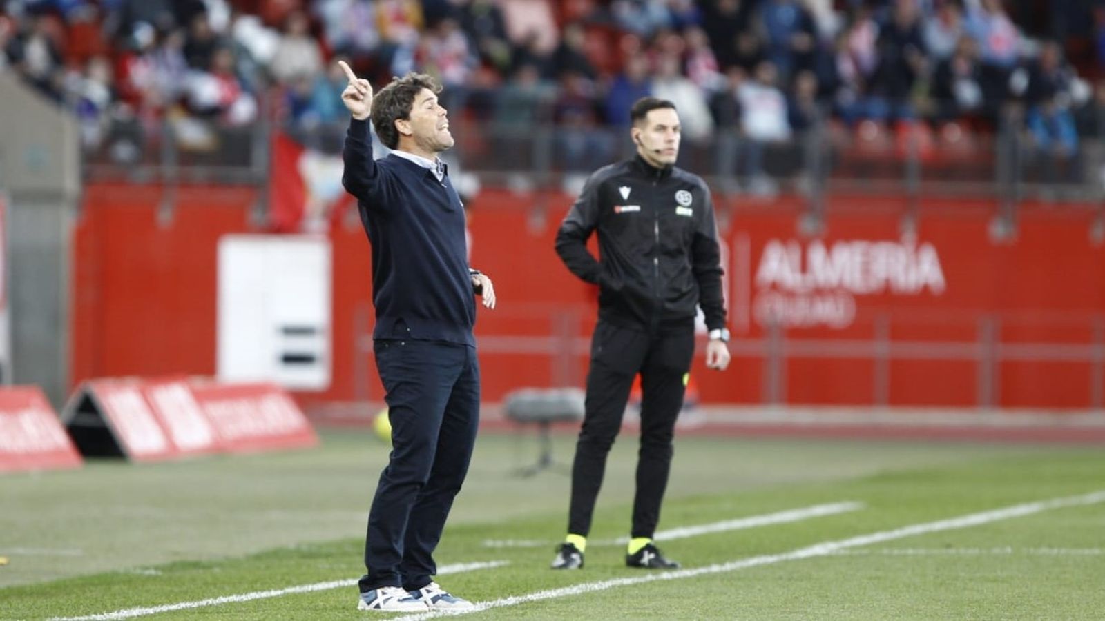 Rubi, técnico del Almería, en un momento del partido ante el Córdoba CF.