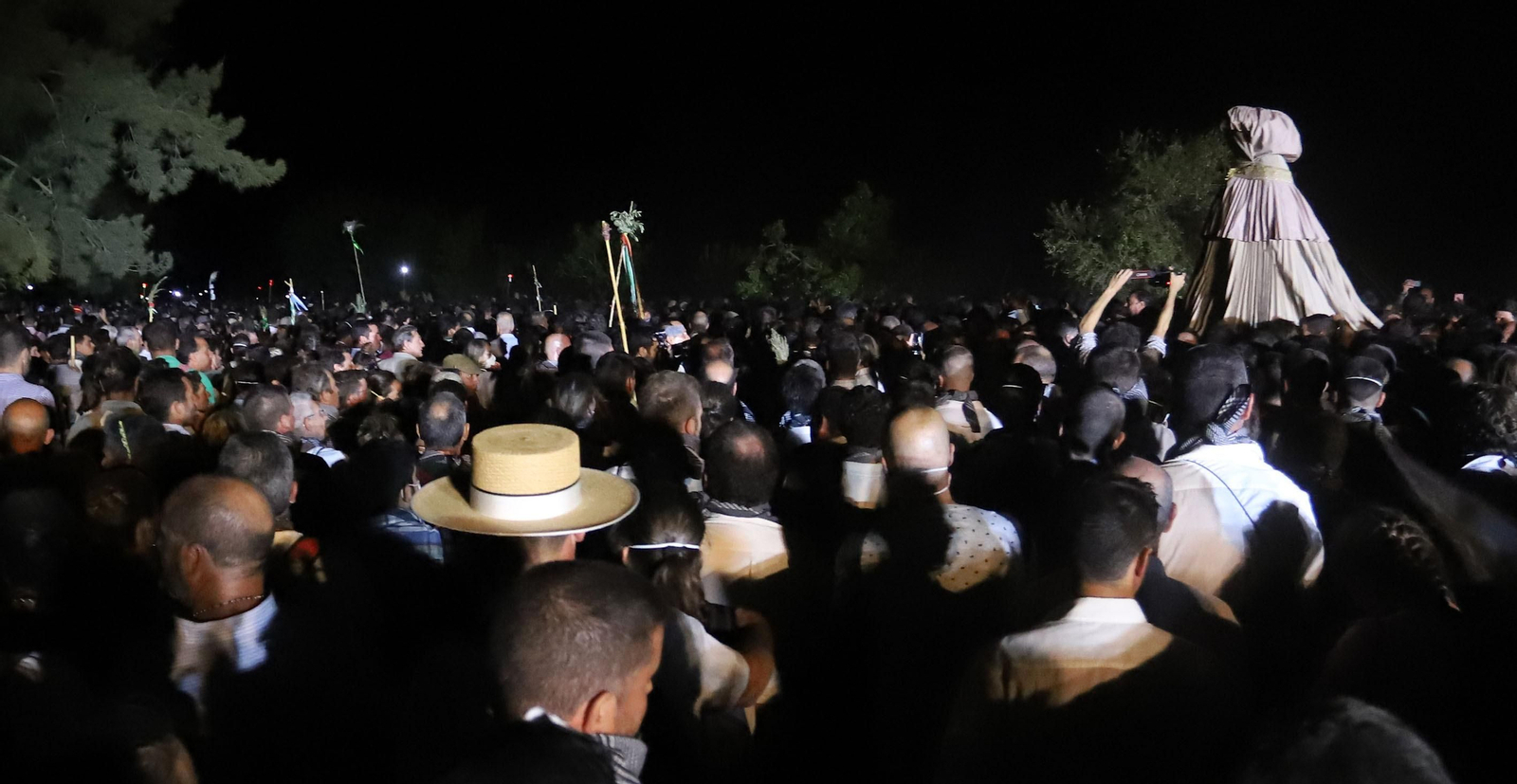 Recuerda las imágenes de la Venida de la Virgen del Rocío a Almonte en 2019