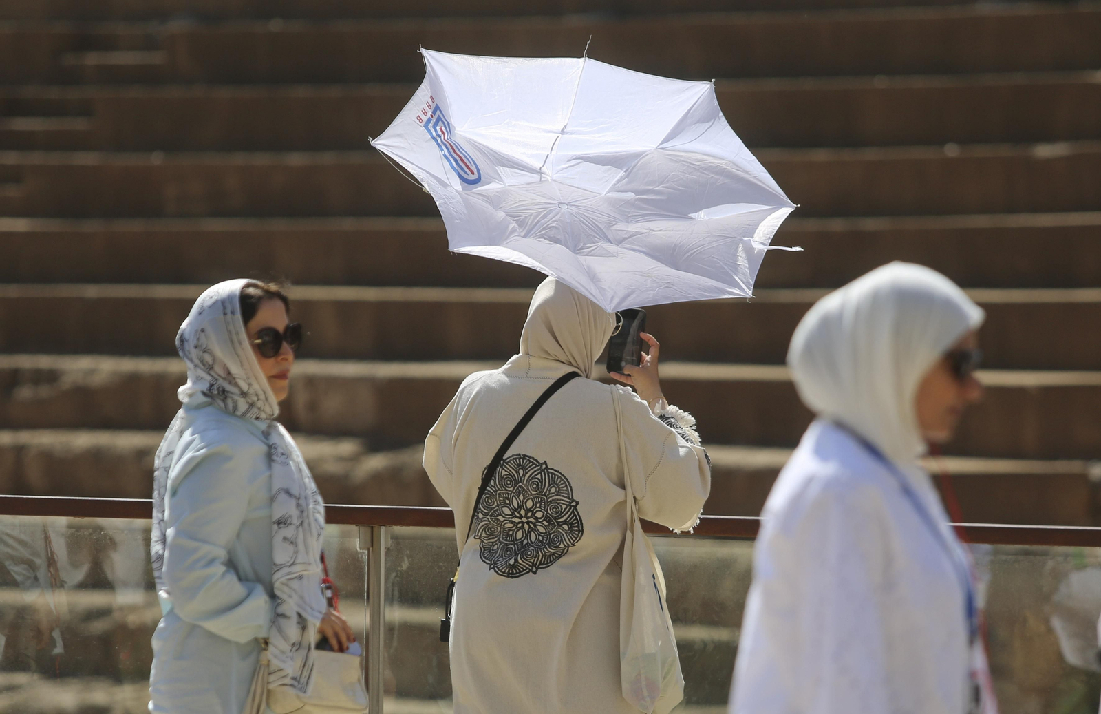 Una jornada de terral con temperaturas por encima de los 33 grados