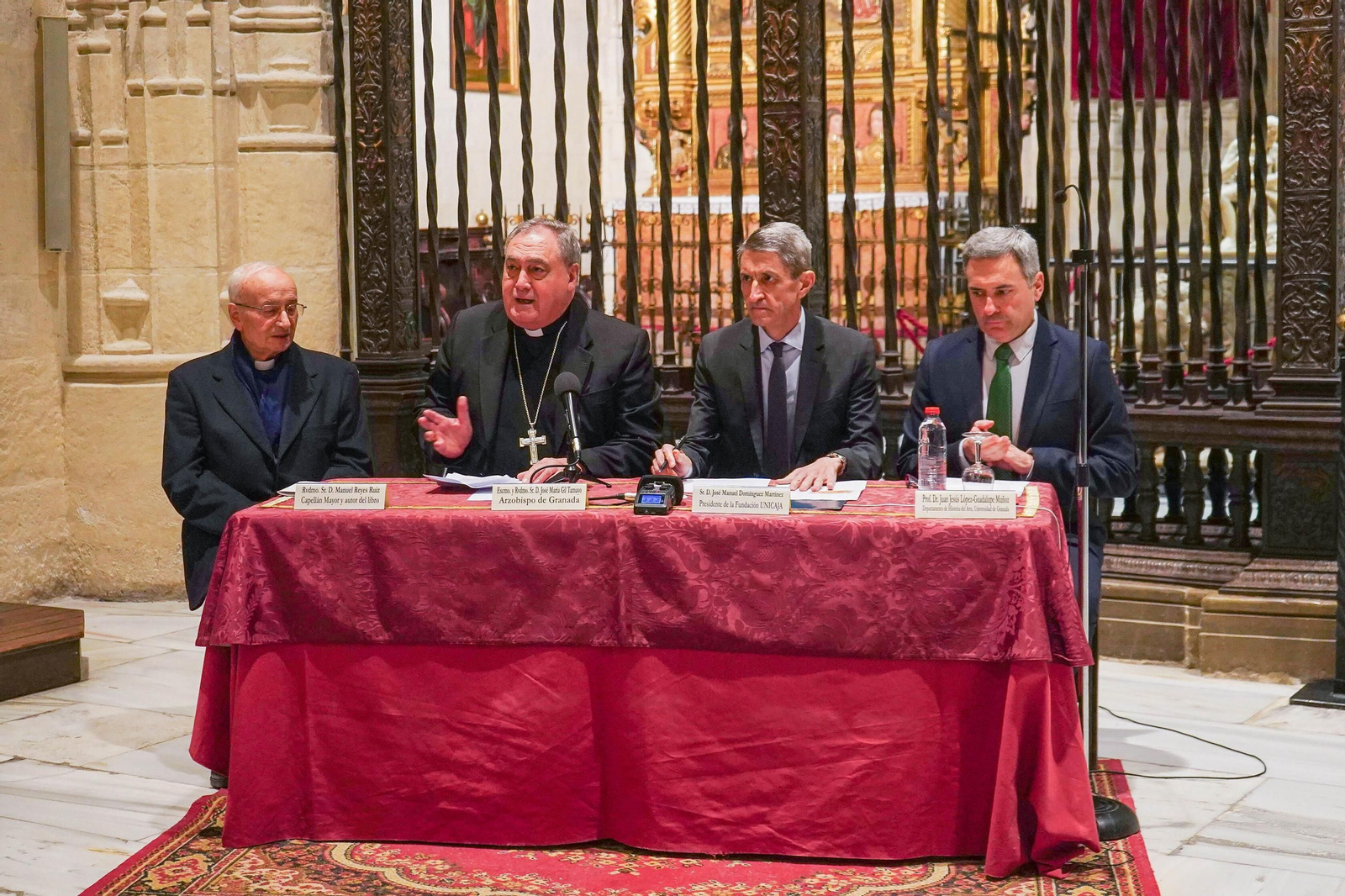Galería | Así se ha presentado el libro sobre los retablos de la capilla real de Granada