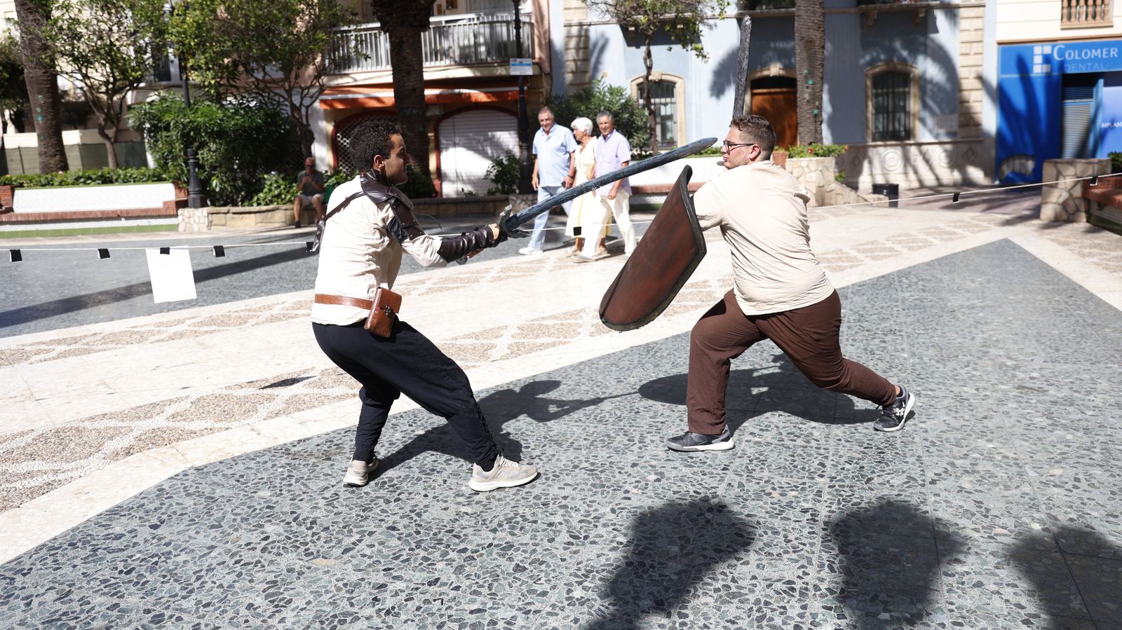 Las fotos de la jornada sobre manga y cómic celebrada en la plaza Fariñas de La Línea