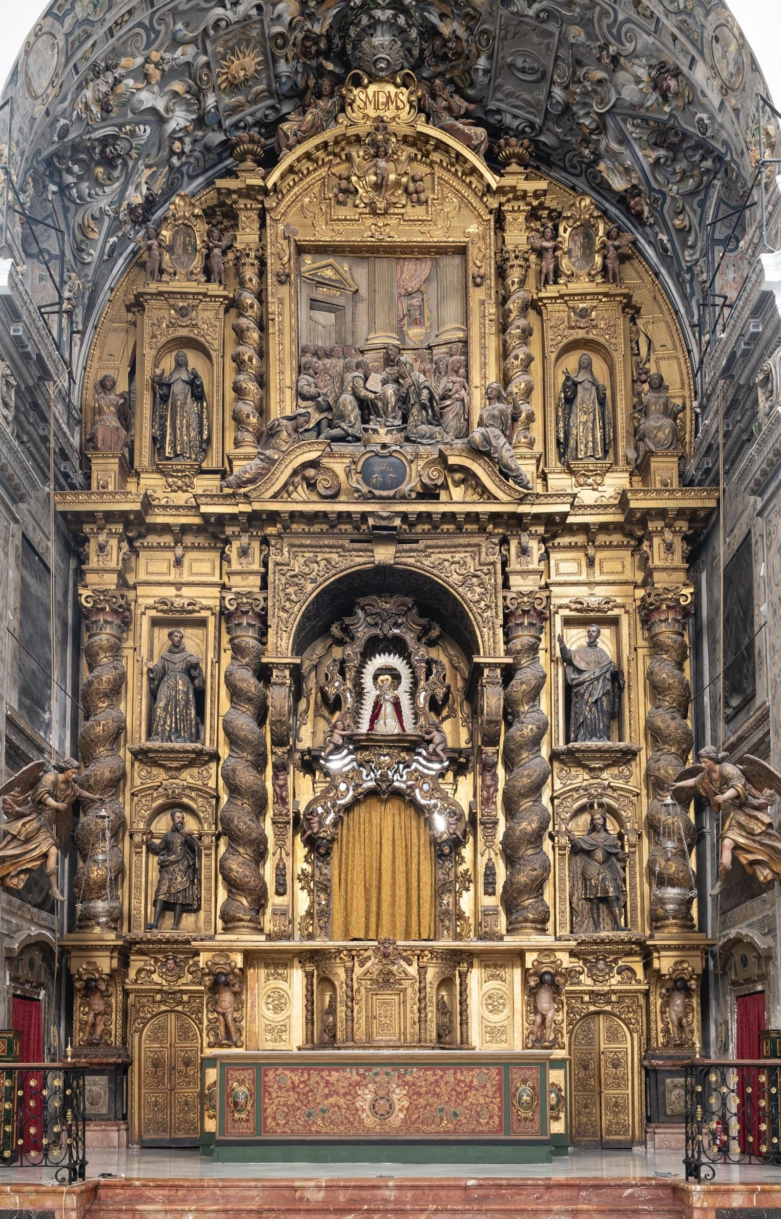 El retablo de la iglesia de los Terceros.