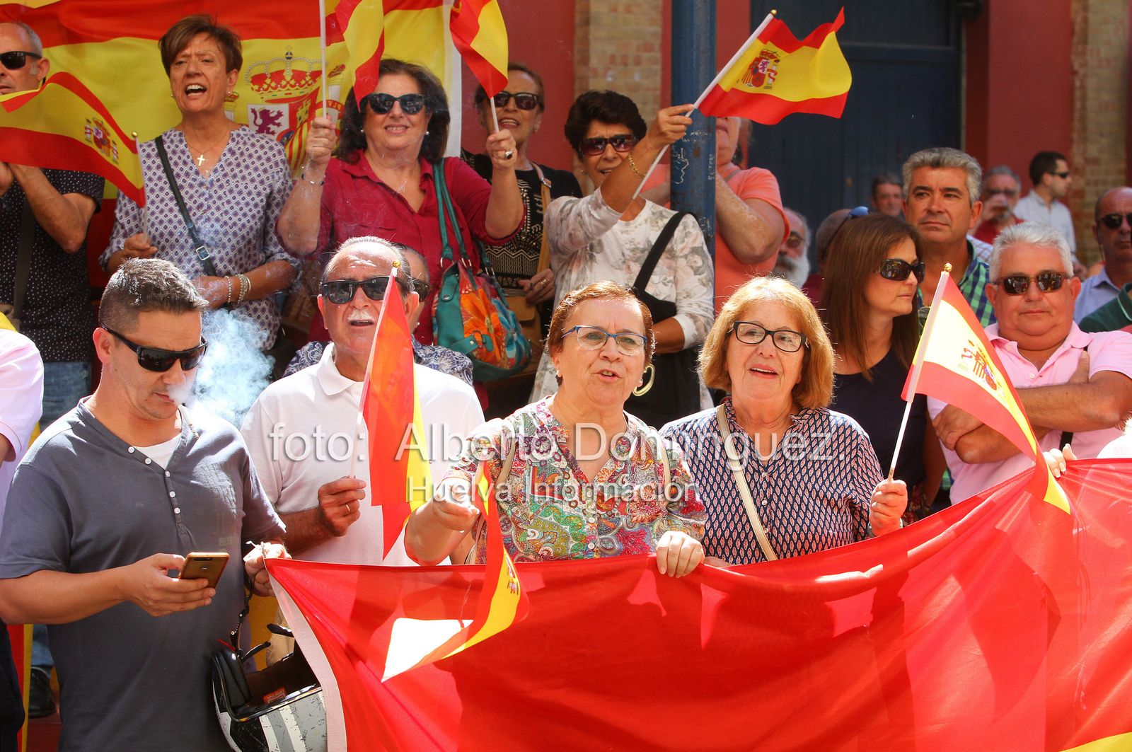 Imágenes de la expedición de Guardias Civiles de Huelva rumbo a Cataluña.