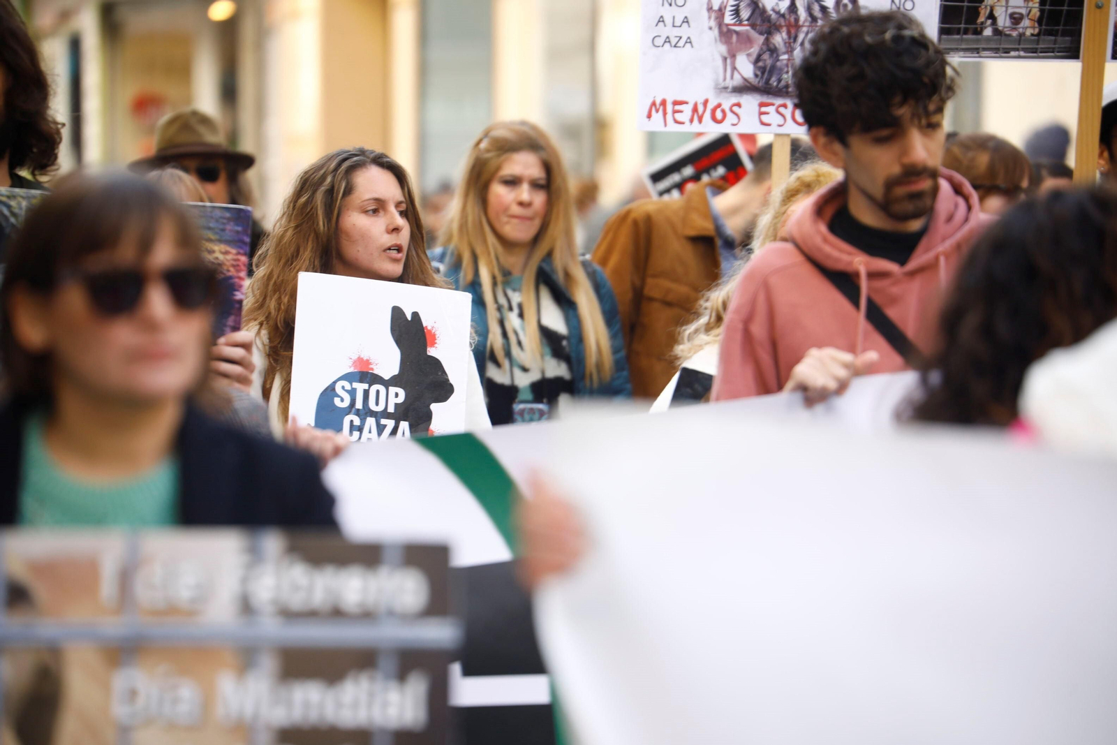 La protesta contra la caza en Córdoba, en imágenes
