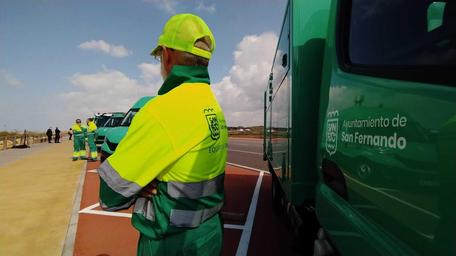 Presentada la nueva flota de vehículos de los servicios de limpieza en San Fernando