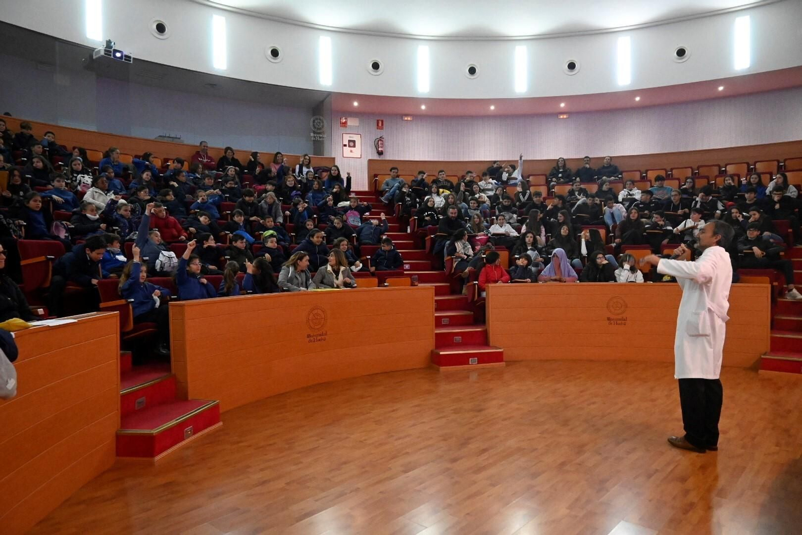 Las mejores imágenes del Día de la Mujer y la Niña en la Ciencia en la UHU