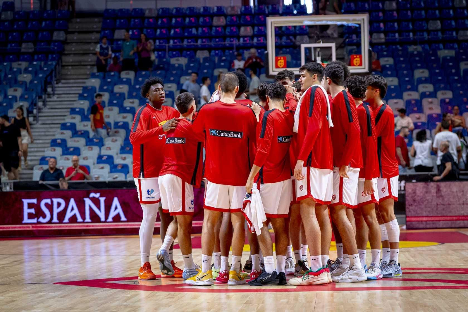 España B-República Checa, en fotos